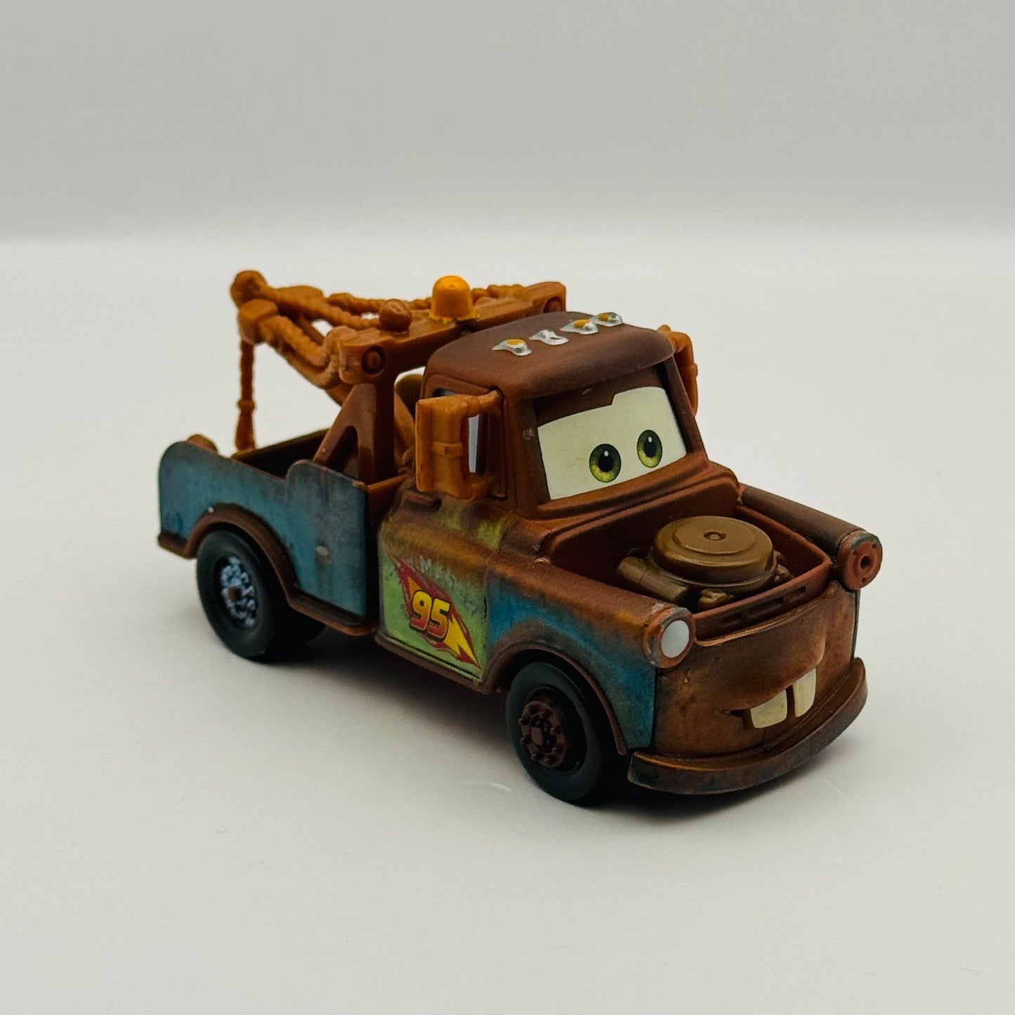 Disney Pixar Cars - RACE TEAM MATER Cars 2 2011 - 1:55 Diecast