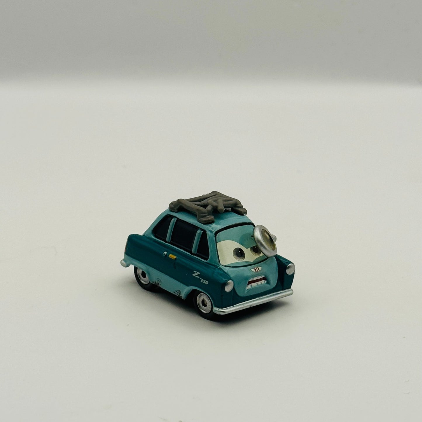 Disney Pixar Cars - PROFESSOR Z Cars 2 2011 - 1:55 Diecast