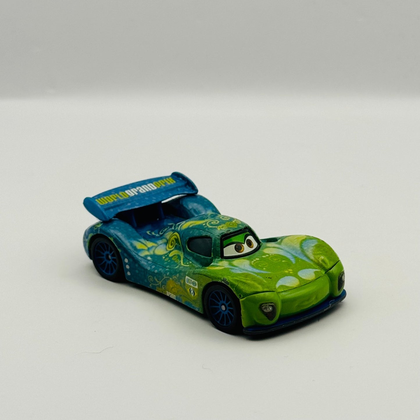 Disney Pixar Cars - CARLA VELOSO WGP (BRAZIL #8) Cars 2 2011 - 1:55 Diecast