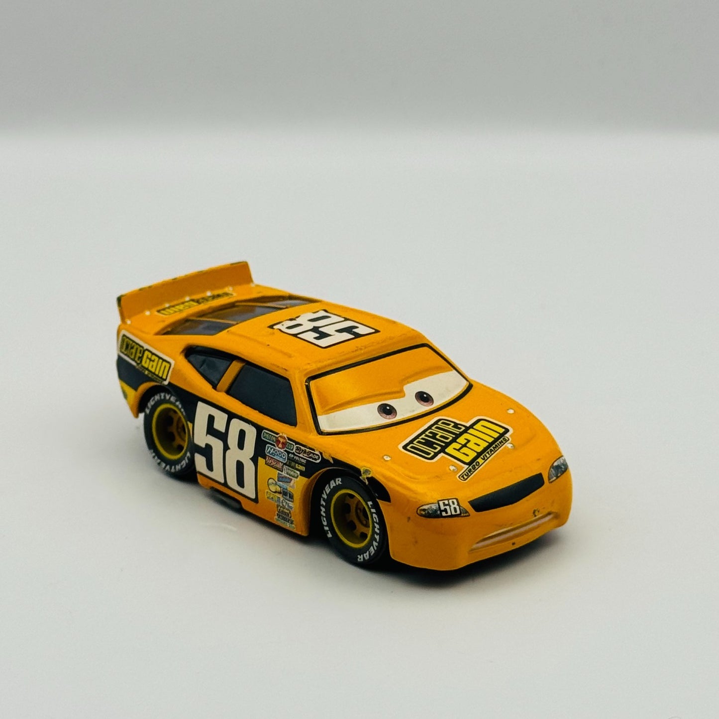 Disney Pixar Cars - OCTANE GAIN BILLY OILCHANGER Piston Cup 2016 - 1:55 Diecast