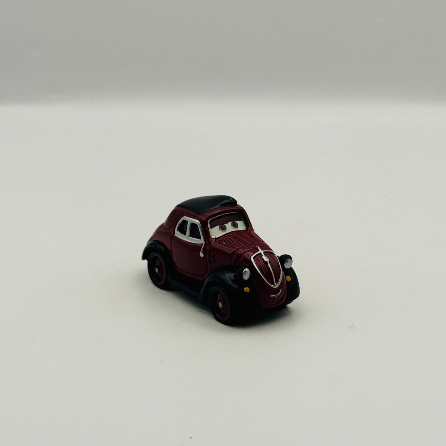 Disney Pixar Cars - UNCLE TOPOLINO Cars 2 2011 - 1:55 Diecast