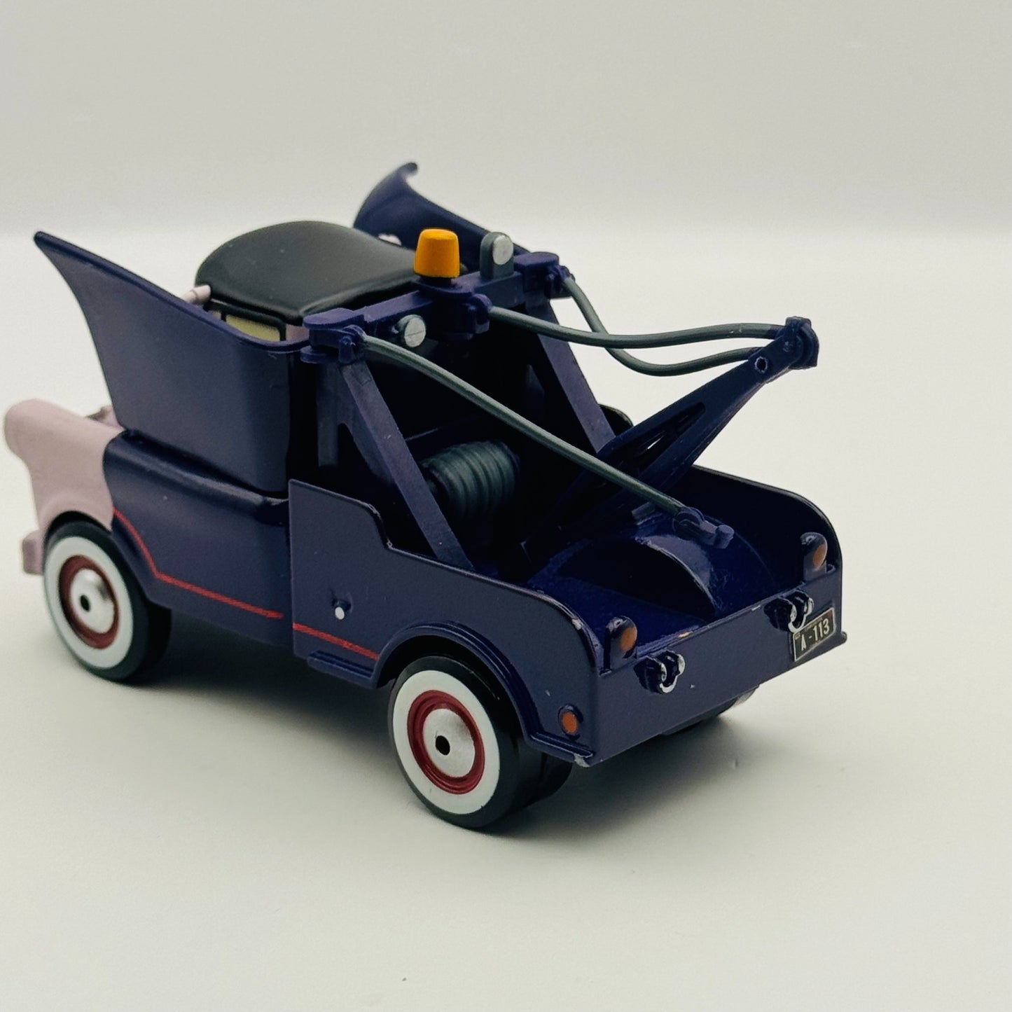 Disney Pixar Cars - VAMPIRE DRACULA MATER Disney Store - 1:43 Diecast