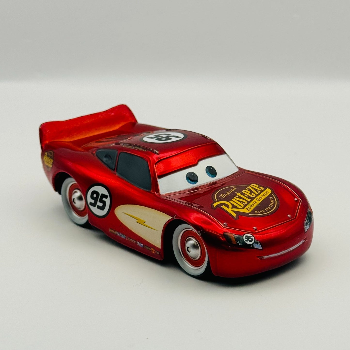 Disney Pixar Cars - RADIATOR SPRINGS LIGHTNING MCQUEEN Disney Store 1:43 Diecast