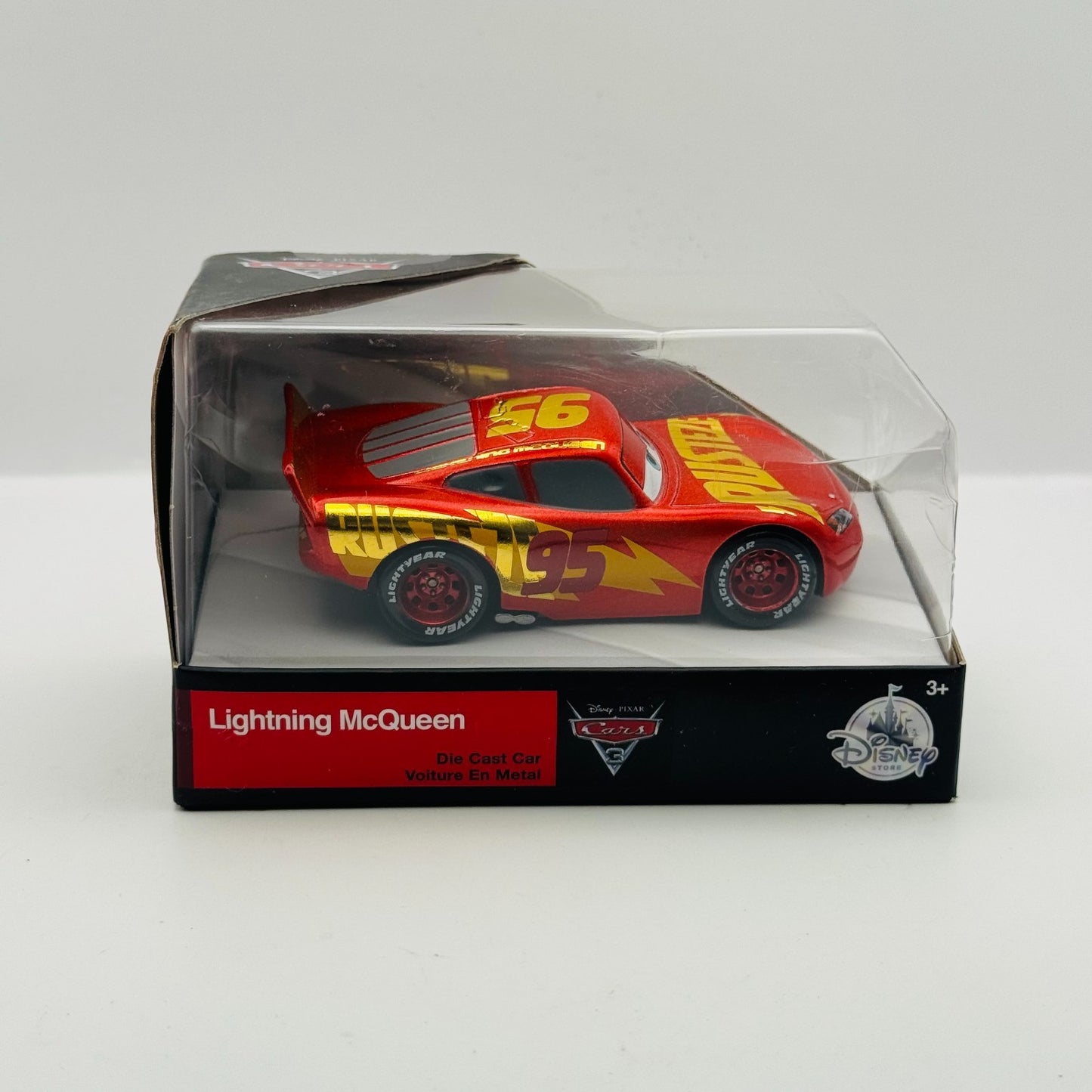 Disney Pixar Cars - RUSTEZE RACING CENTER MCQUEEN Disney Store - 1:43 Diecast