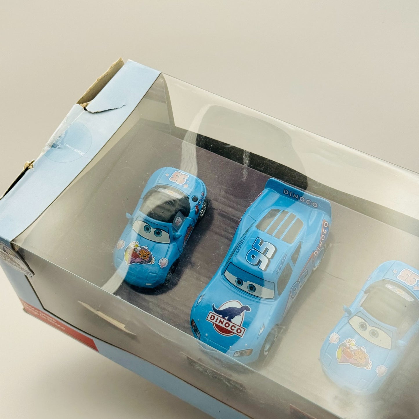 Disney Pixar Cars - DINOCO DREAM MCQUEEN MIA & TIA Disney Store - 1:43 Diecast