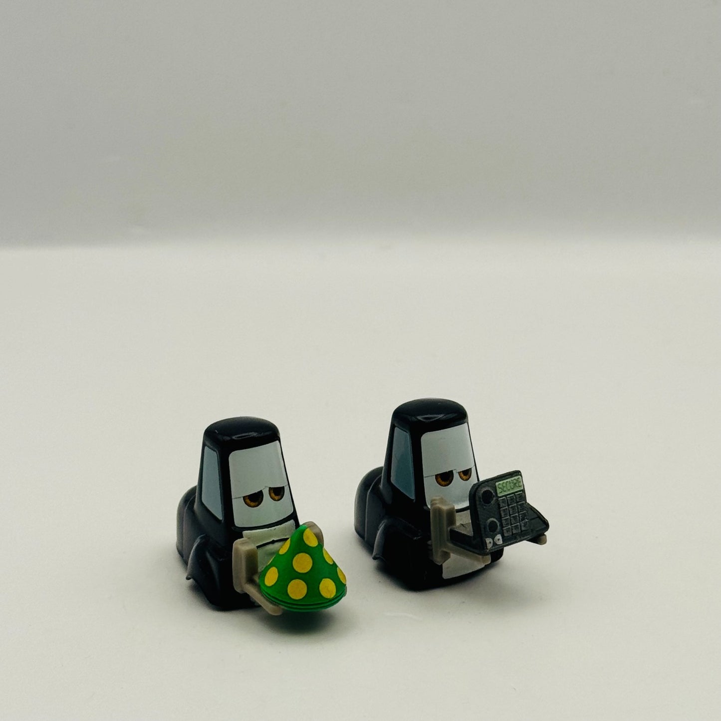 Disney Pixar Cars - MARCELO & MARCO *CHASE* Lemons 2014 - 1:55 Diecast