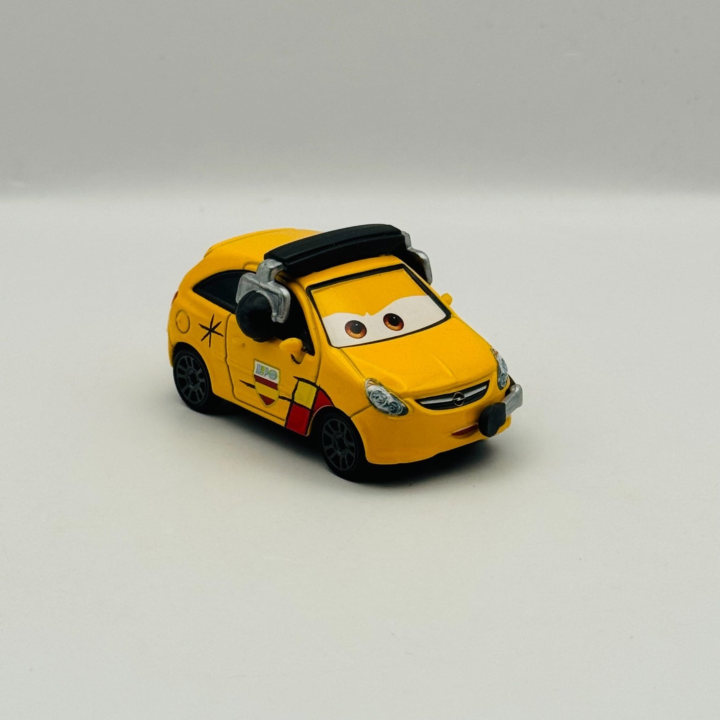 Disney Pixar Cars - PETRO CARTALINA MIGUEL CAMINO CREW CHIEF 2017 - 1:55 Diecast