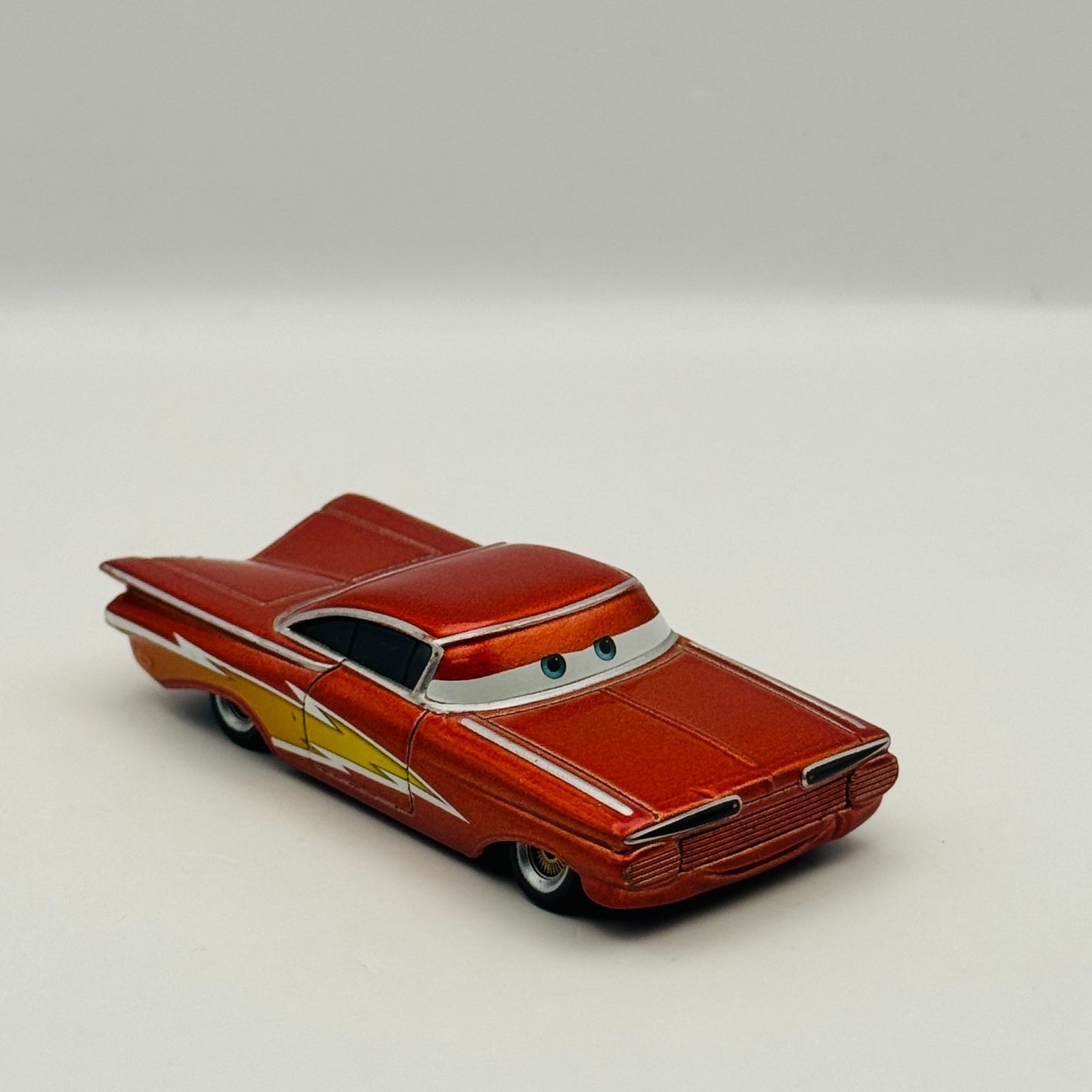 Disney Pixar Cars - LIGHTNING RAMONE World Of Cars 2008 - 1:55 Diecast