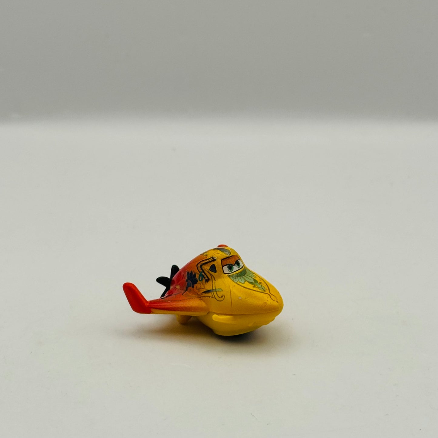 Disney Planes & Pixar Cars - Micro Drifters ISHANI - Rolling
