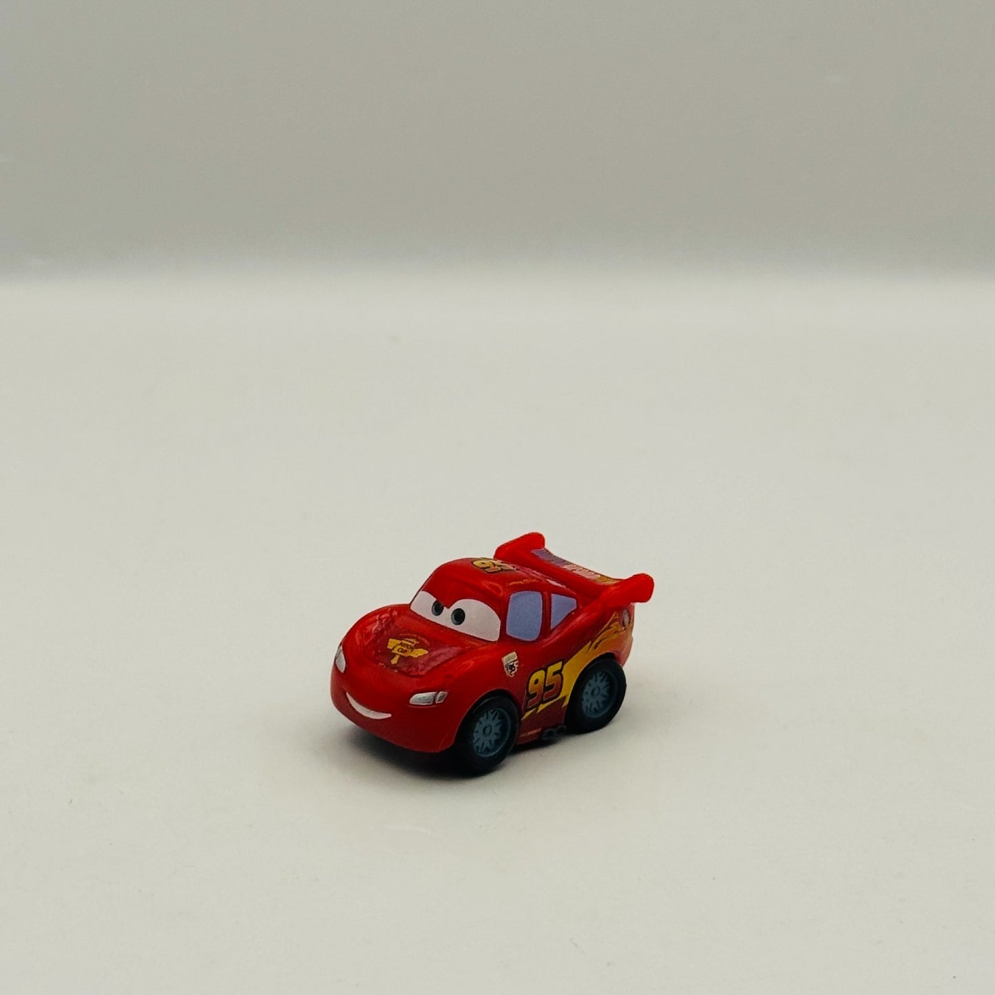 Disney Pixar Cars - Micro Drifters CARS 2 WGP LIGHTNING MCQUEEN - Rolling