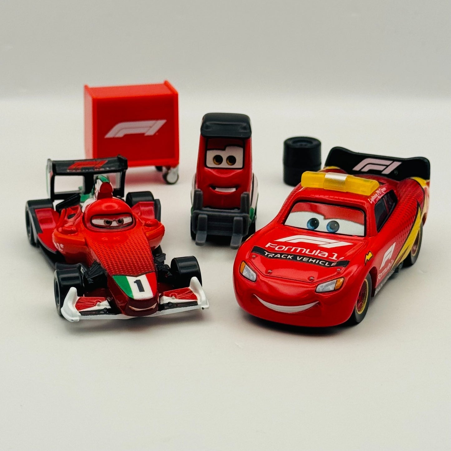Disney Pixar Cars - FORMULA 1 COLLAB 3-PACK MCQUEEN, FRANCESCO 2026 1:55 Diecast
