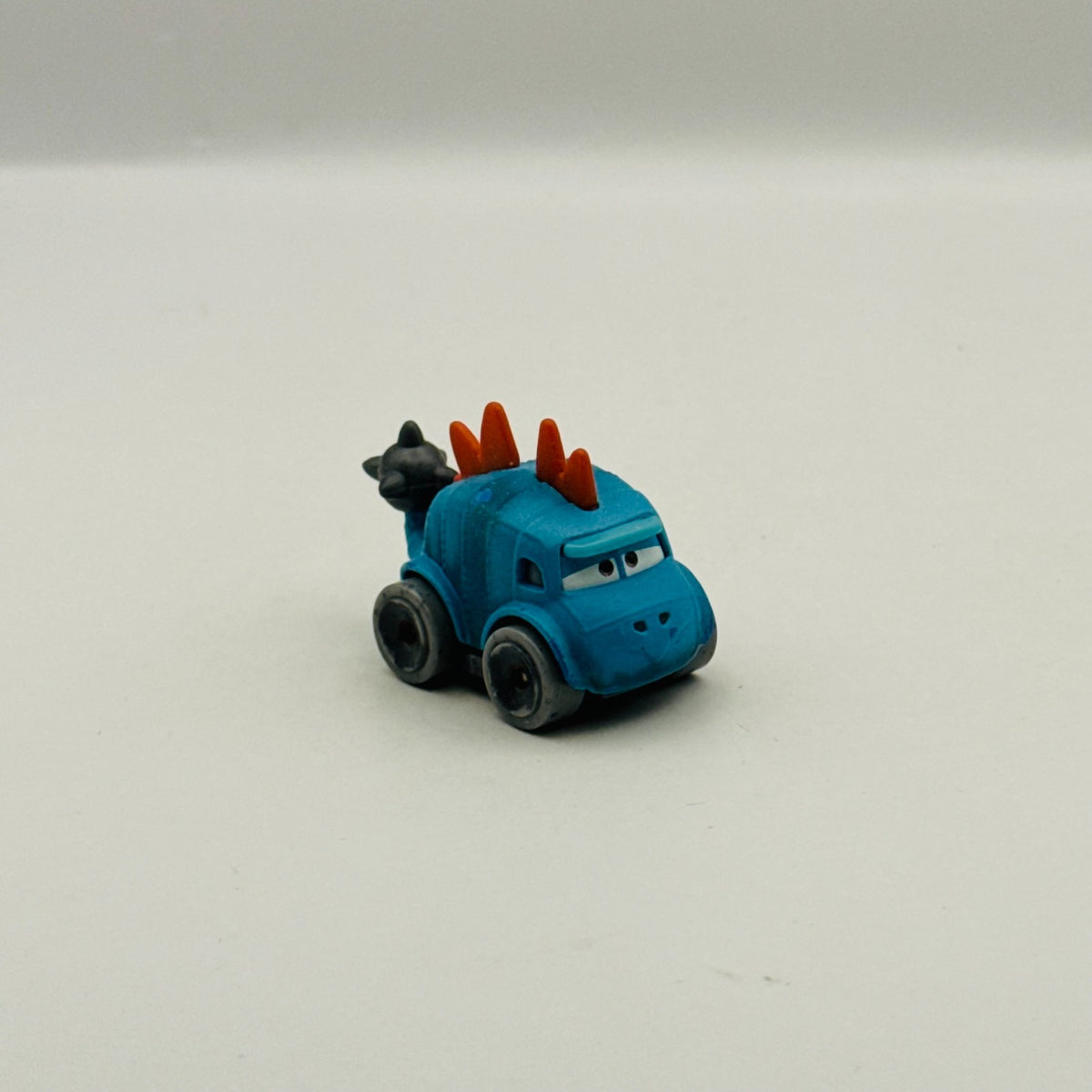 Disney Pixar Cars - Mini Racers CLANKYLOSAURUS DINO On The Road 2022 - Diecast