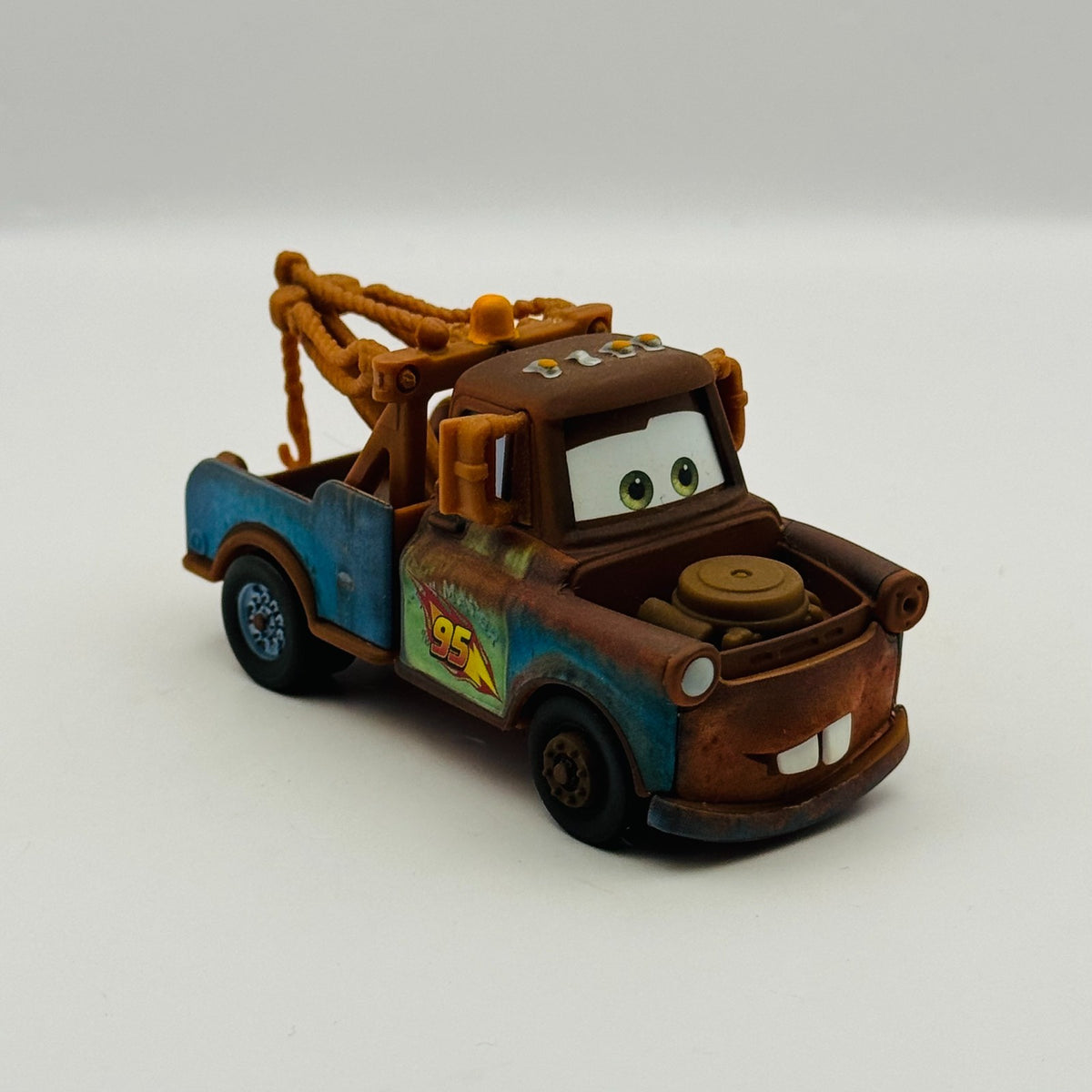 Disney Pixar Cars - RACE TEAM MATER Cars 2 2011 - 1:55 Diecast