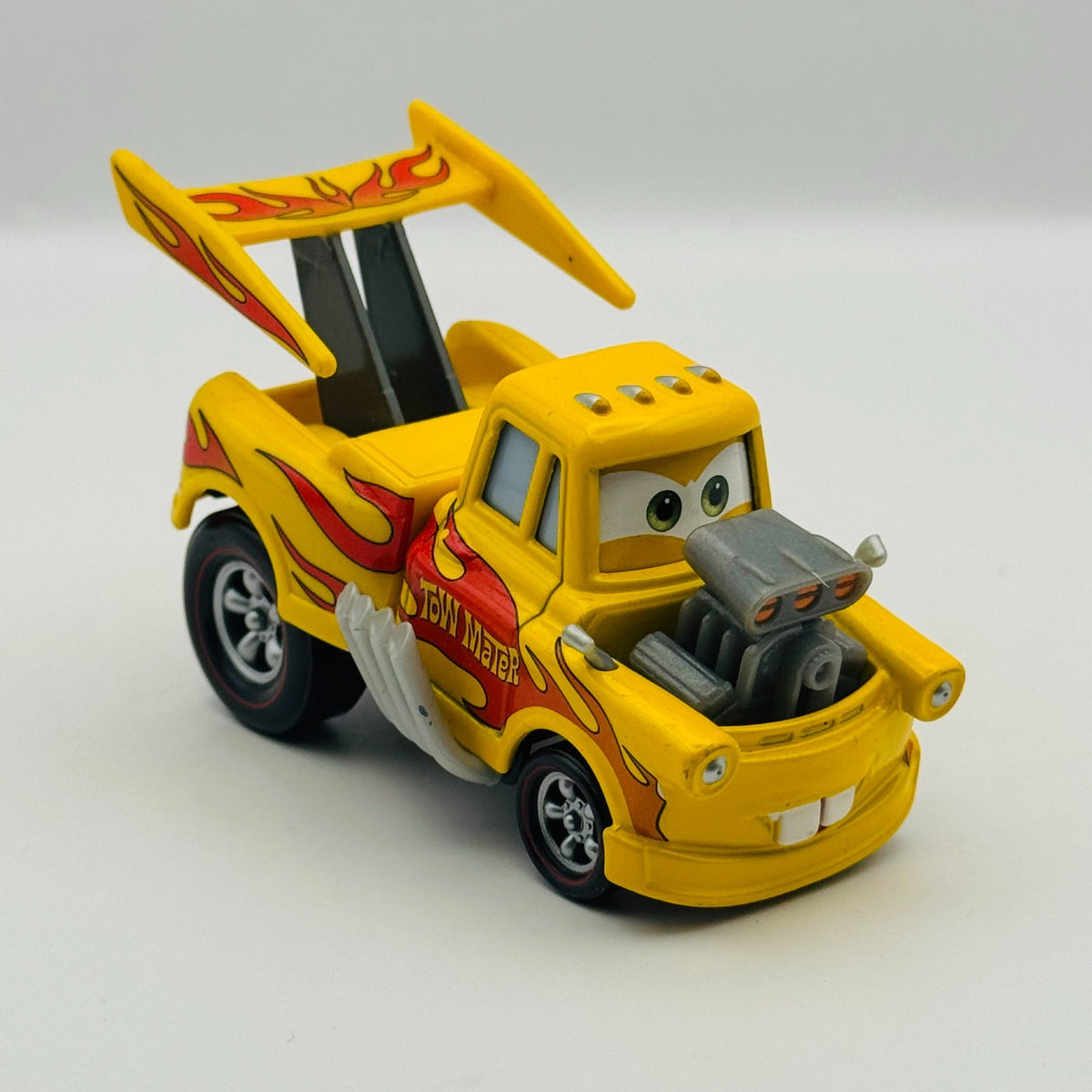 Disney Pixar Cars - HOT ROD FUNNY CAR MATER Deluxe Cars 2 2011 - 1:55 Diecast