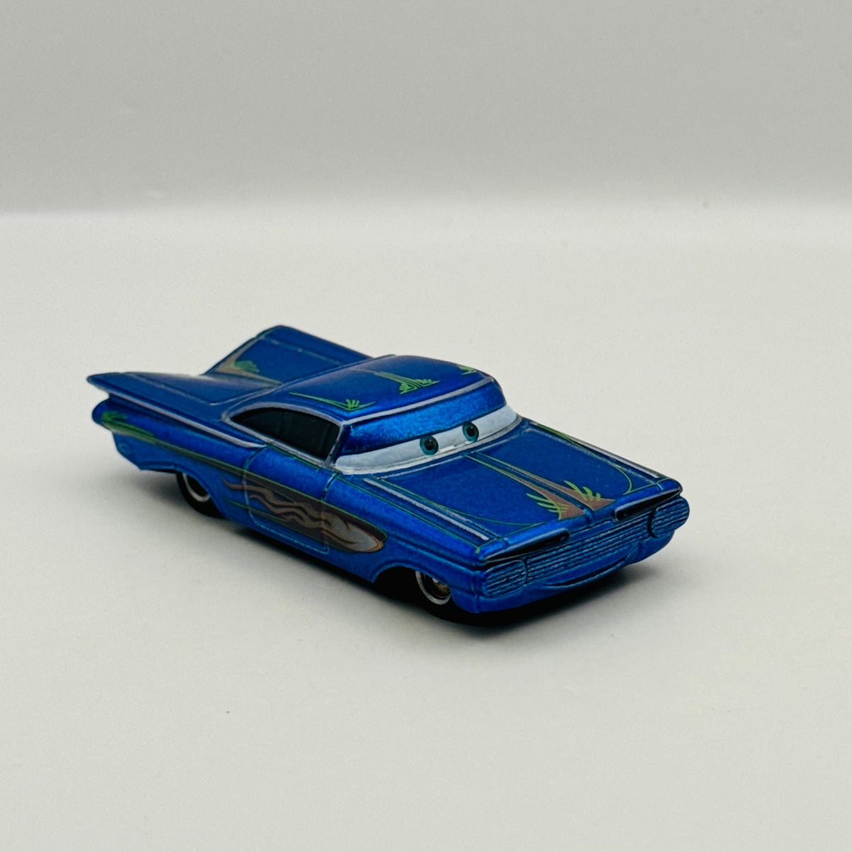 Disney Pixar Cars - GHOSTLIGHT RAMONE BLUE World Of Cars 2008 - 1:55 Diecast