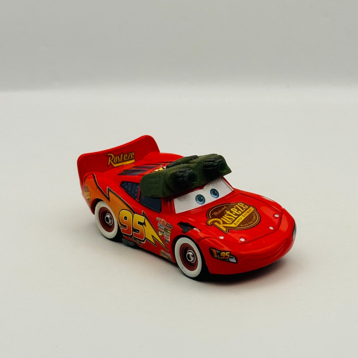 Disney Pixar Cars - NIGHT VISION LIGHTNING MCQUEEN 2009 - 1:55 Diecast