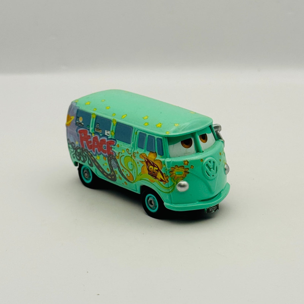 Disney Pixar Cars - RACE TEAM FILLMORE Cars 2 2011 - 1:55 Diecast