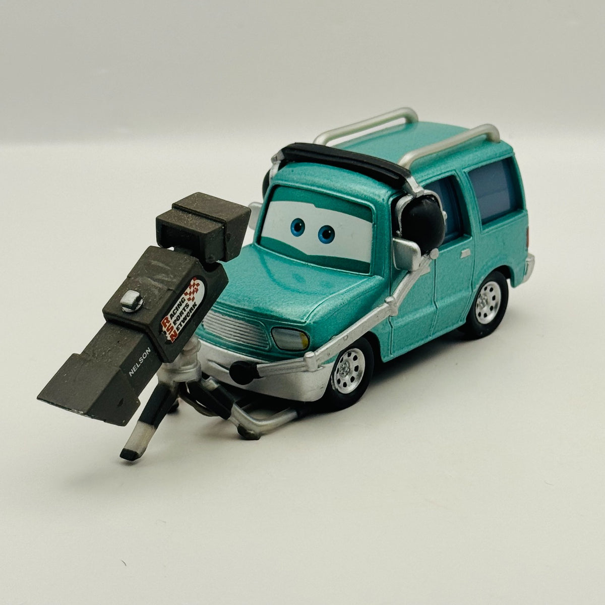 Disney Pixar Cars - NELSON BLINDSPOT Cameraman Deluxe RSN 2014 - 1:55 Diecast