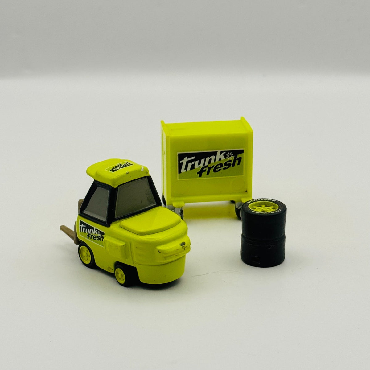 Disney Pixar Cars - TRUNK FRESH PITTY Race O Rama 2009 - 1:55 Diecast