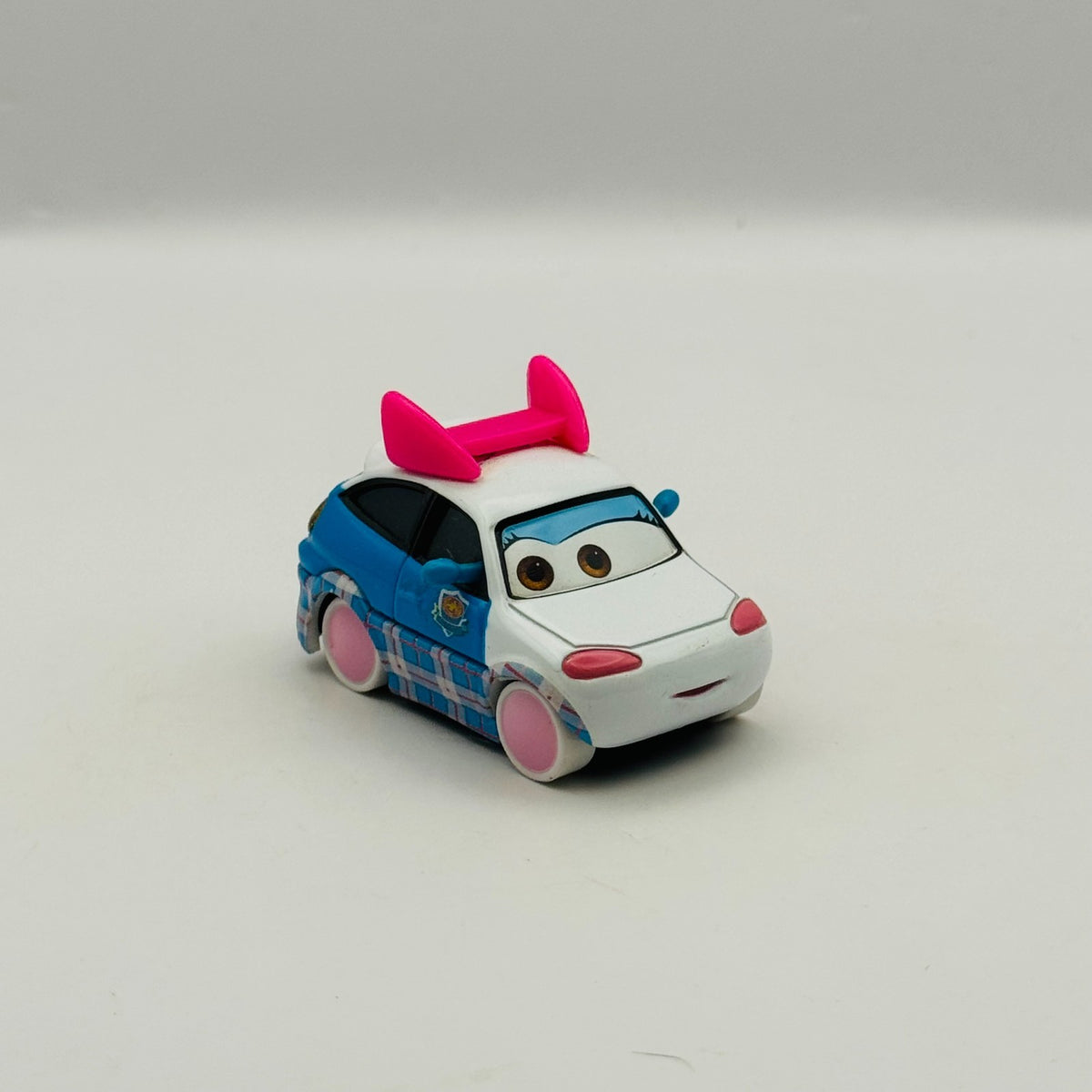 Disney Pixar Cars - SUKI Tuners 2013 - 1:55 Diecast
