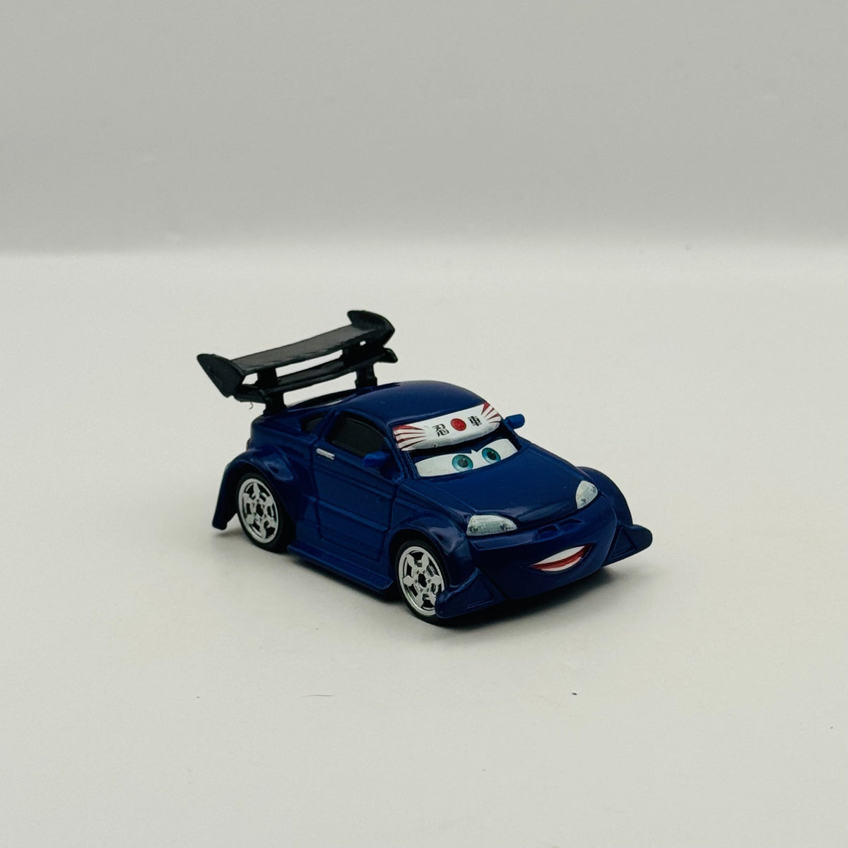 Disney Pixar Cars Toon - KABUTO NINJA Tokyo Mater 2010 - 1:55 Diecast