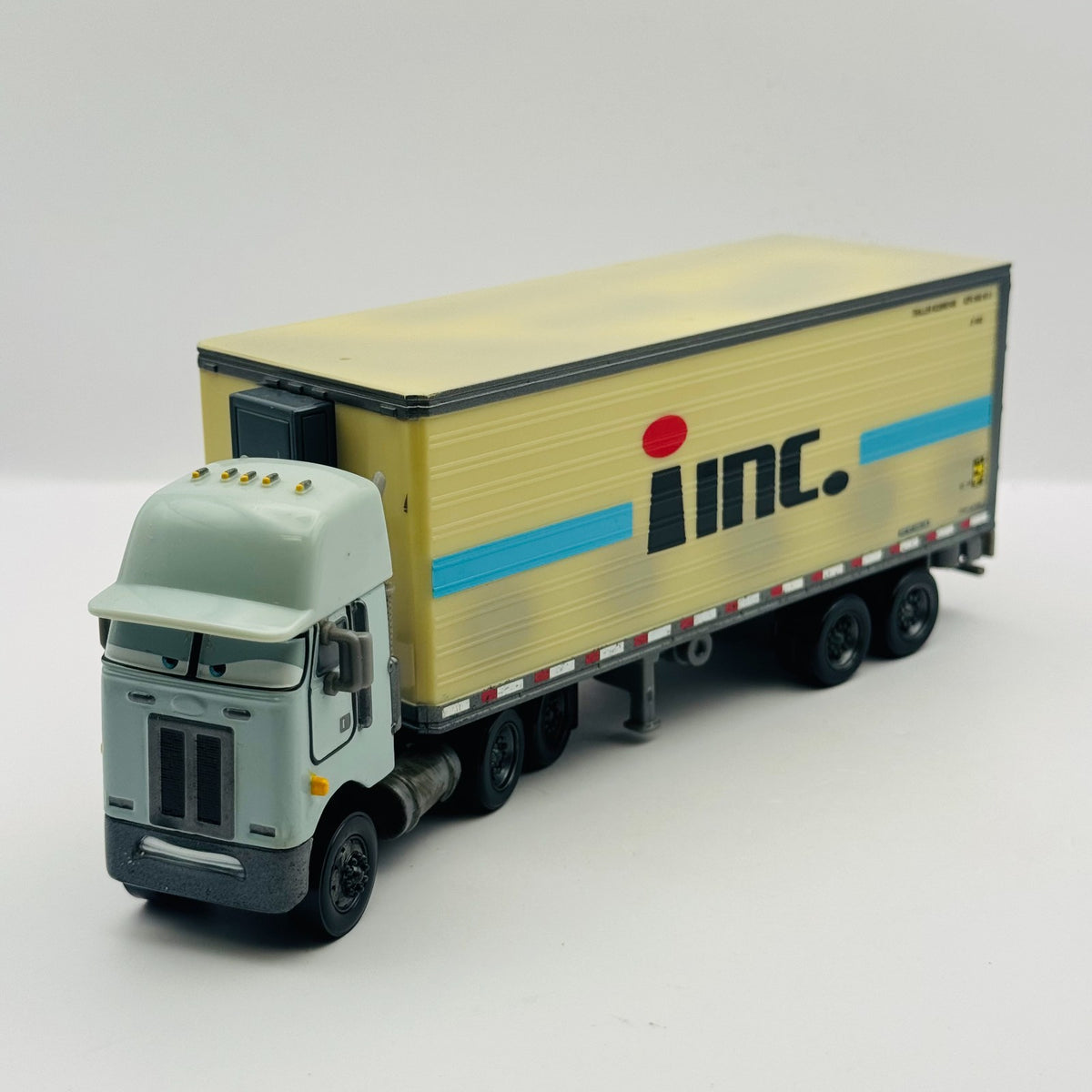 Disney Pixar Cars - CHET BOXXKARR BOXKAAR HAULER 2010 - 1:55 Diecast