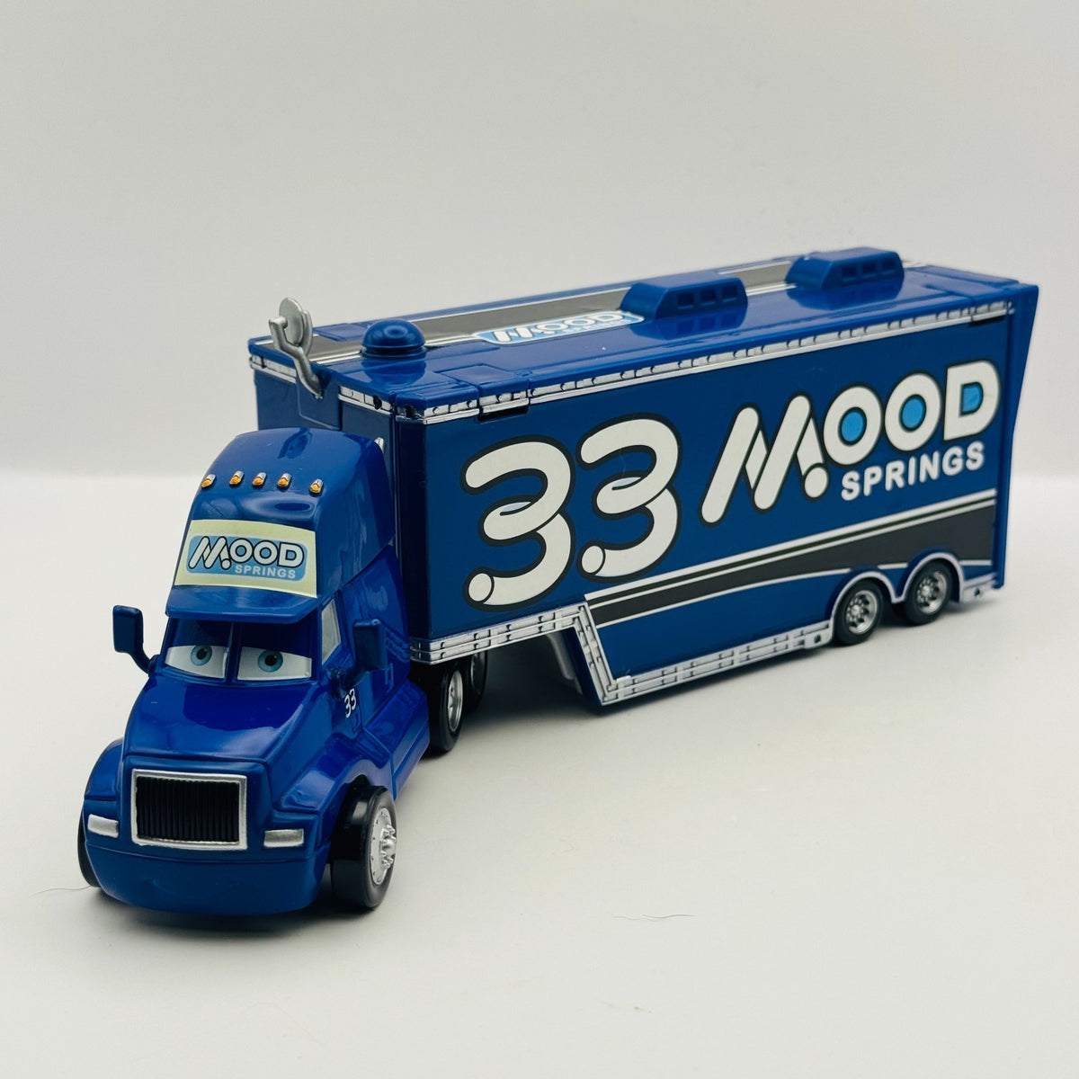 Disney Pixar Cars - MOOD SPRINGS HAULER Truck & Trailer 2010 - 1:55 Diecast