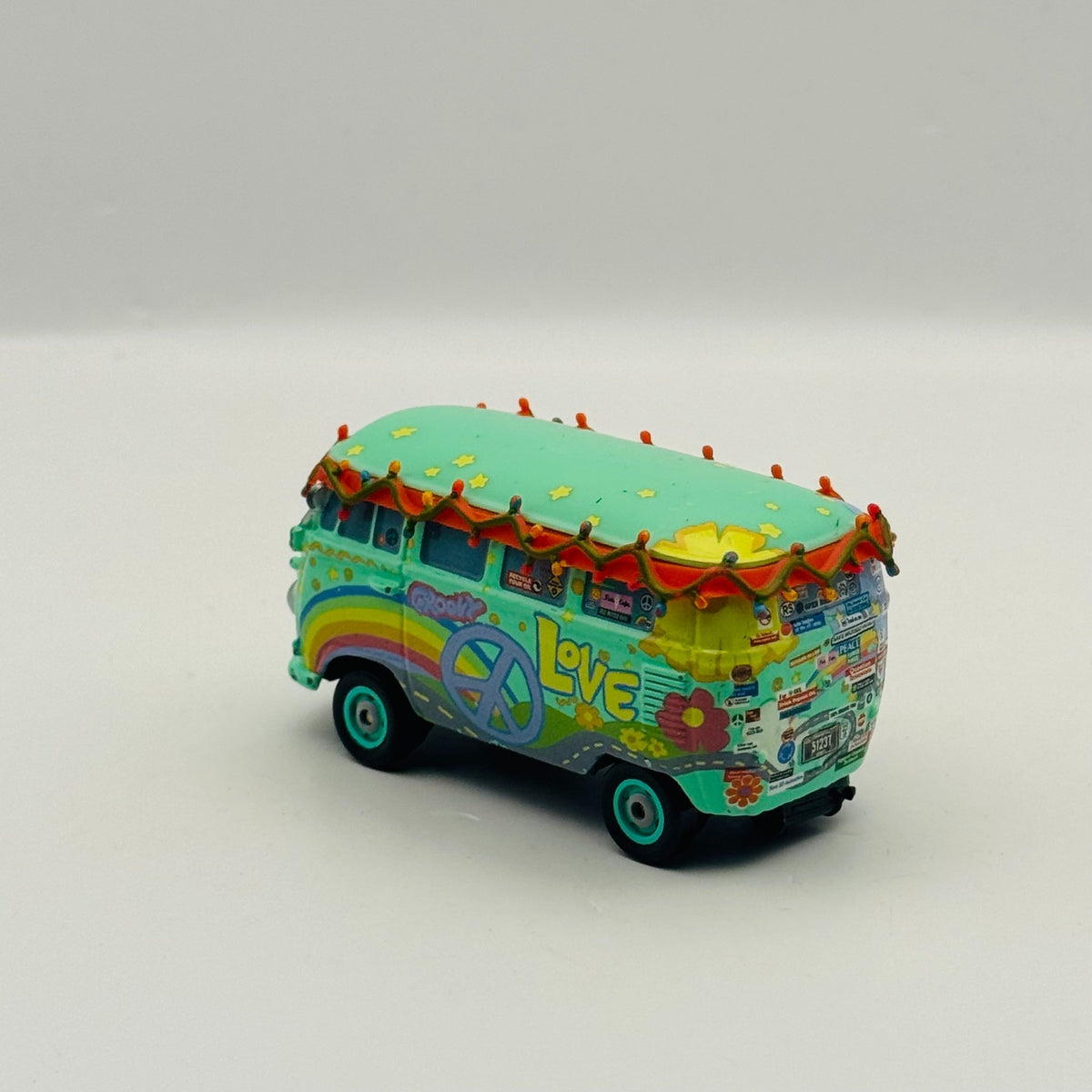 Disney Pixar Cars - FUEL TIDE CHEER FILLMORE Mater Saves Christmas- 1:55 Diecast