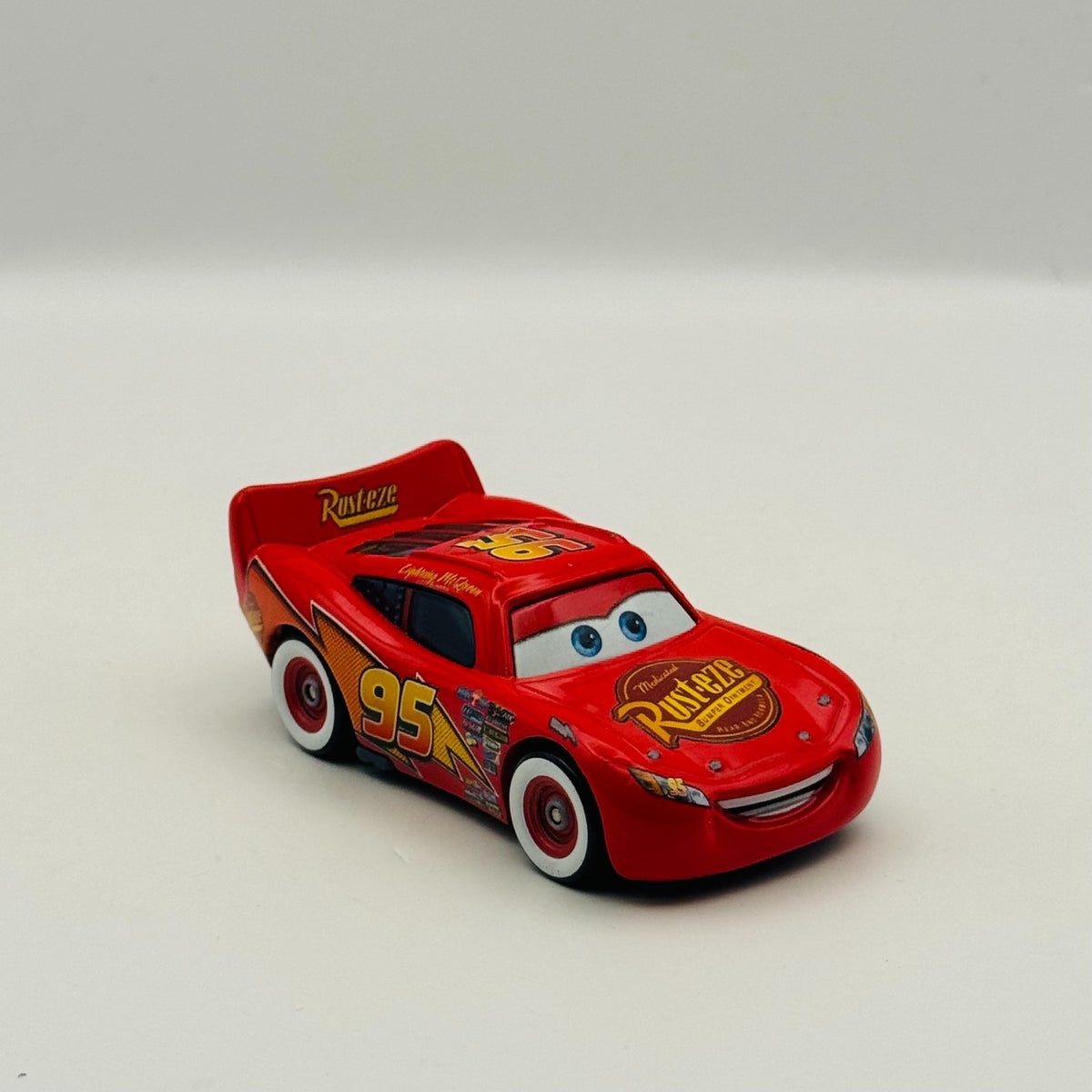 Disney Pixar Cars WHITEWALLS LIGHTNING MCQUEEN - 1:55 Diecast