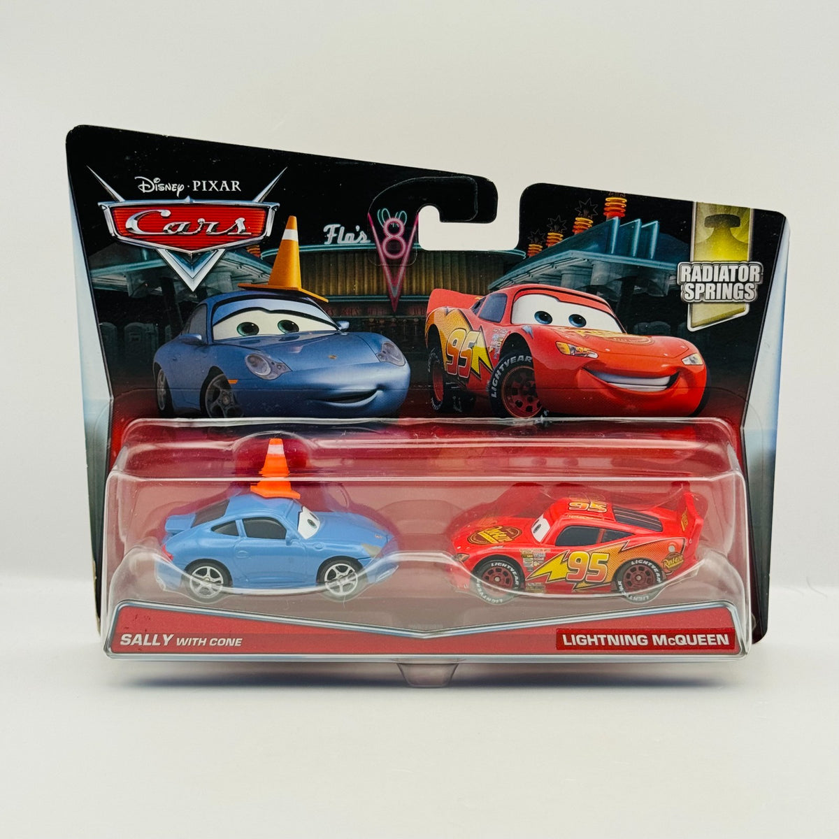 Disney Pixar Cars - SALLY WITH CONE & MCQUEEN Radiator Springs 2017 1:55 Diecast