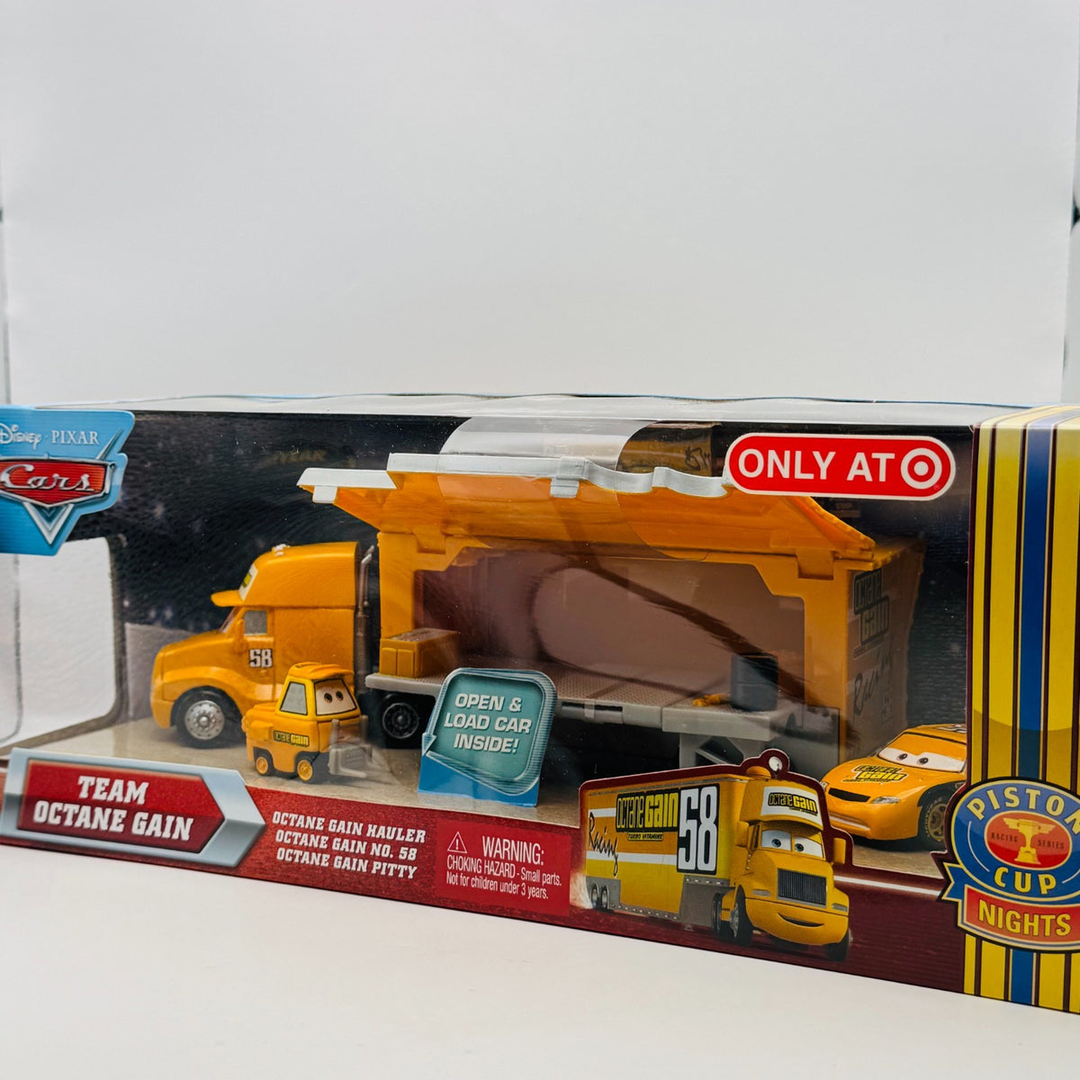 Disney Pixar Cars - TEAM OCTANE GAIN CREW HAULER & PITTY *RESEALED* - 1:55 Dieca