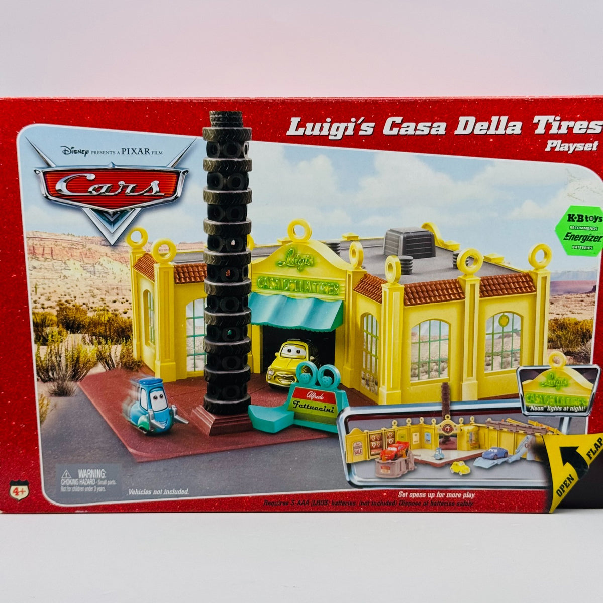 Disney Pixar Cars - RADIATOR SPRINGS LUIGI'S CASA DELLA TIRES SET - 1:55 Diecast