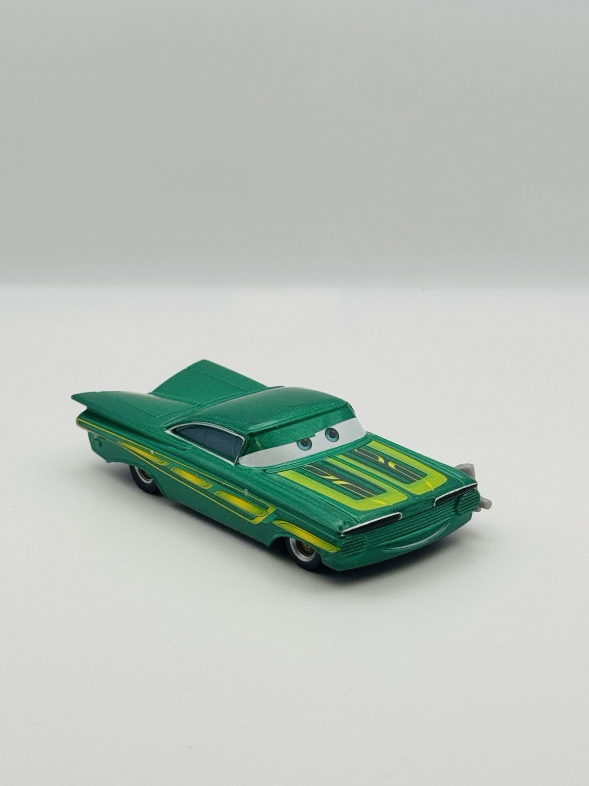 Disney Pixar Cars - GREEN PAINT JOB RAMONE Radiator Springs Cleanup 1:55 Diecast