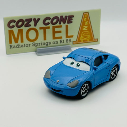 Disney Pixar Cars - SALLY WITH COLLECTOR CARD 2018 - 1:55 Diecast