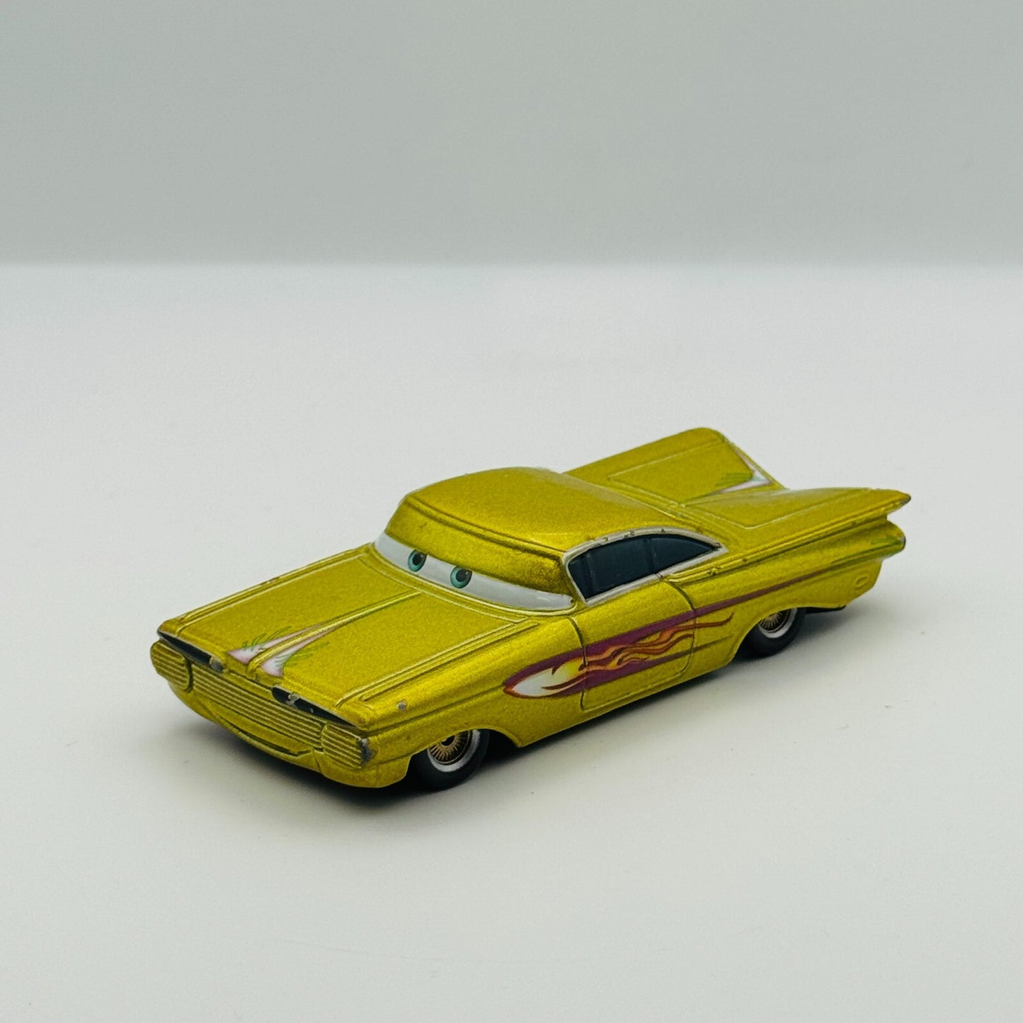 Disney Pixar Cars - GOLD YELLOW RAMONE - 1:55 Diecast