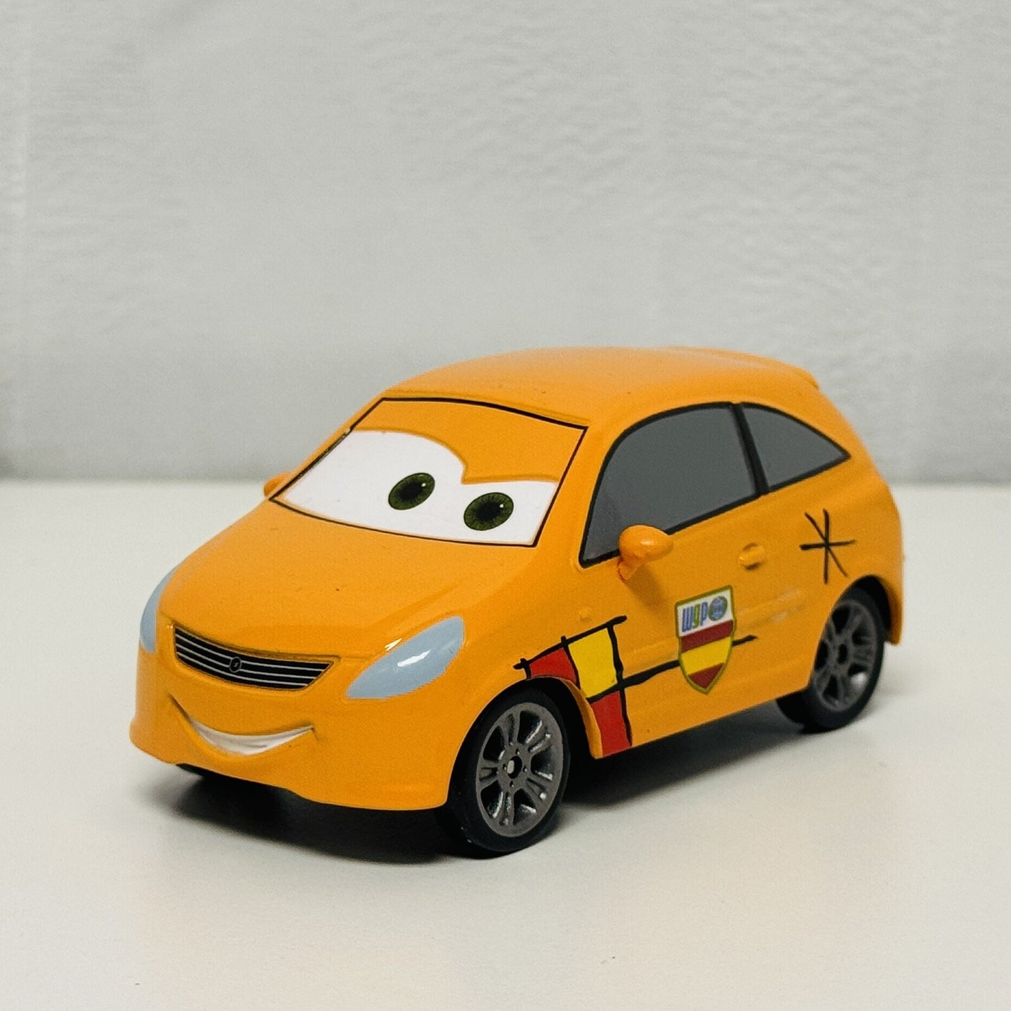 Disney Pixar Cars - PETRO CARTALINA MIGUEL'S CHIEF Disney Store - 1:43 Diecast