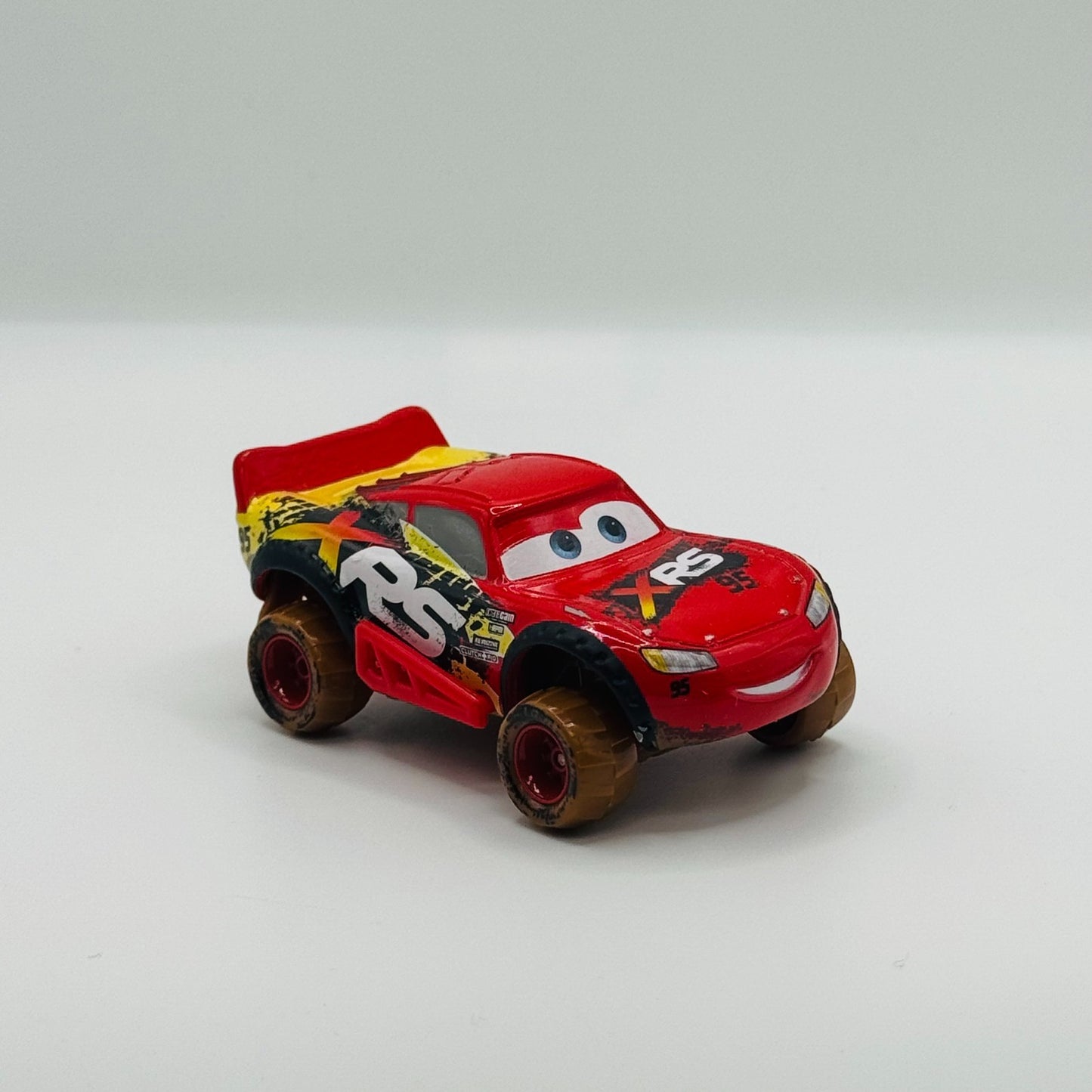 Disney Pixar Cars - XRS MUD RACING LIGHTNING MCQUEEN - 1:55 Diecast
