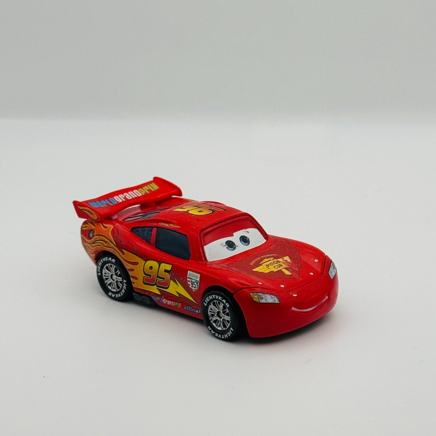 Disney Pixar Cars - LIGHTNING MCQUEEN WITH PARTY WHEELS 2011 - 1:55 Diecast