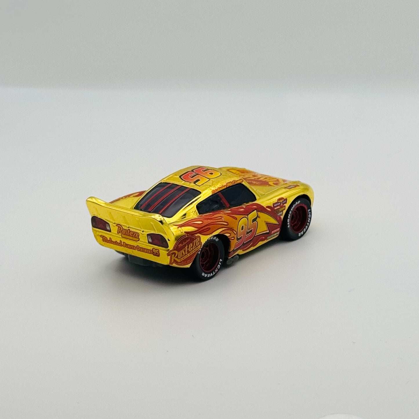 Disney Pixar Cars - GOLD CHROME LIGHTNING McQUEEN Factory Custom - 1:55 Diecast
