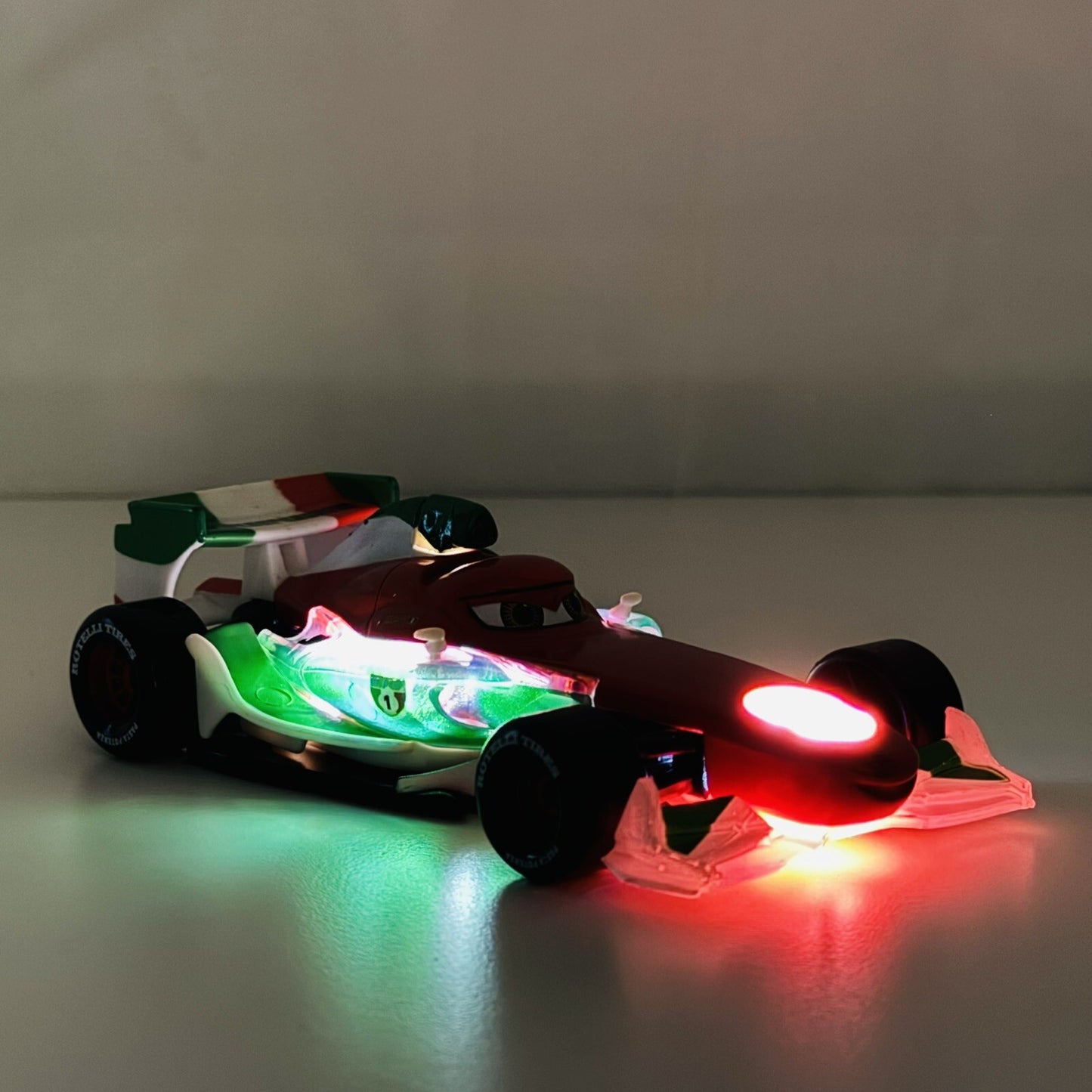 Disney Pixar Cars - NEON RACER FRANCESCO LIGHT-UP Disney Store - 1:43 Diecast