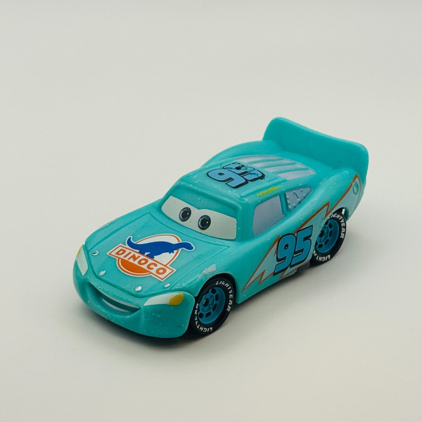 Disney Pixar Cars - COLOR CHANGERS DINOCO LIGHTNING MCQUEEN 2010 - 1:55 Scale