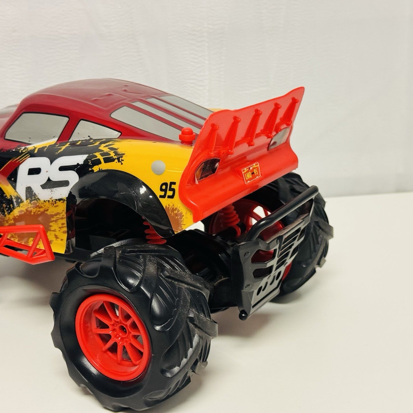 Disney Pixar Cars - XRS OFF-ROAD LIGHTNING MCQUEEN R/C RADIO CONTROL -1:14 Scale