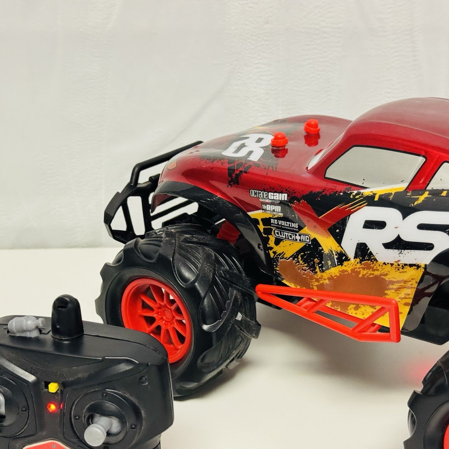 Disney Pixar Cars - XRS OFF-ROAD LIGHTNING MCQUEEN R/C RADIO CONTROL -1:14 Scale