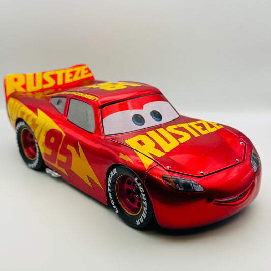Disney Pixar Cars - JADA RUST-EZE RACING CENTER LIGHTNING MCQUEEN - 1:24 Diecast