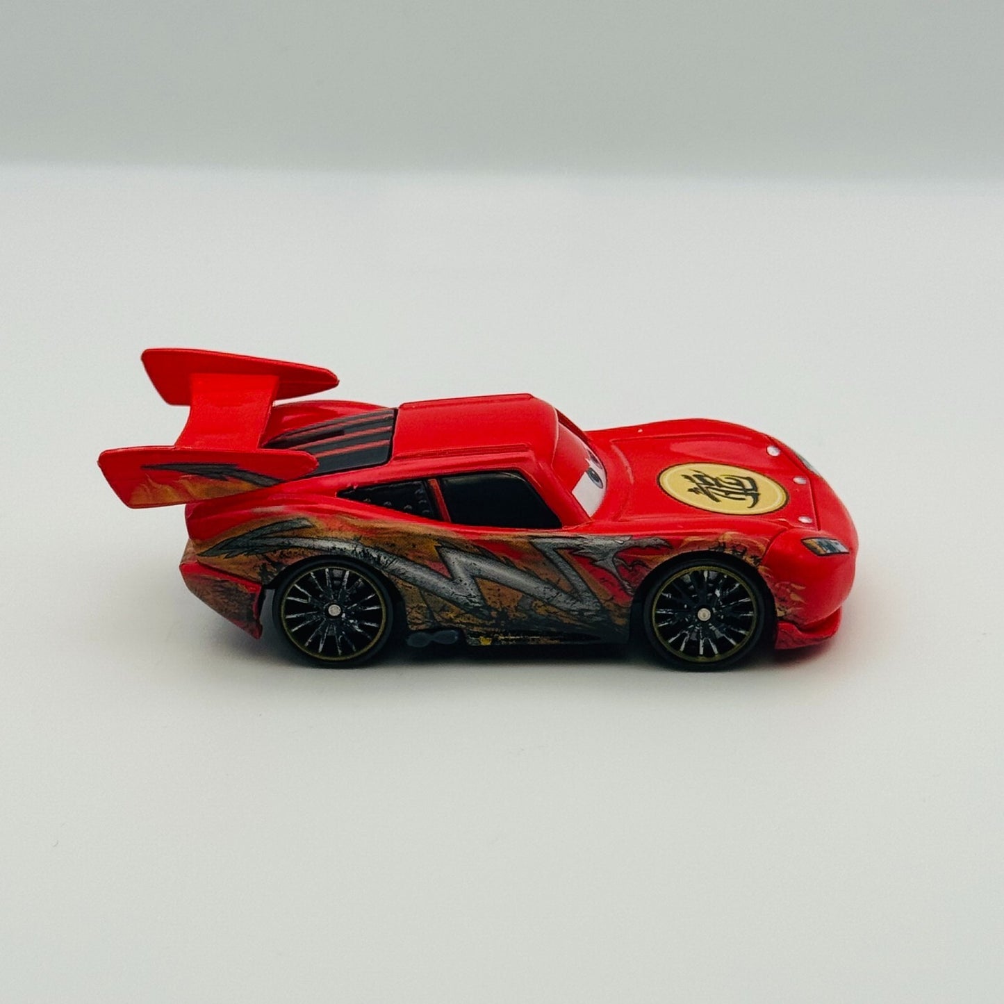 Disney Pixar Cars Toon - DRAGON MCQUEEN WITH OIL STAINS Tokyo Mater 1:55 Diecast