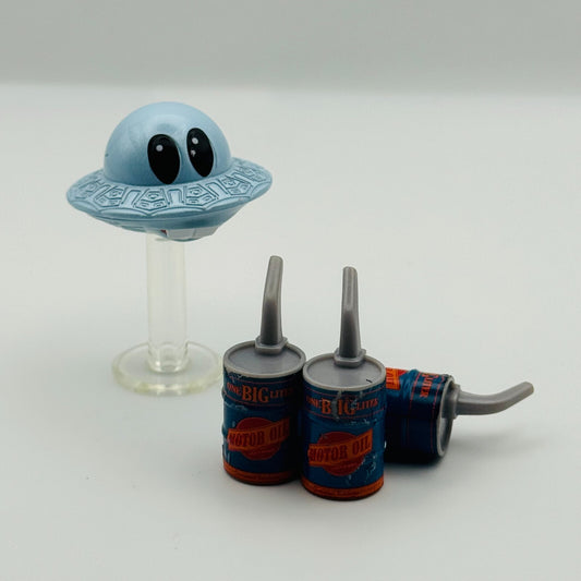 Disney Pixar Cars Toon - MATOR WITH OIL CANS UFO UFM 2010 - 1:55 Diecast