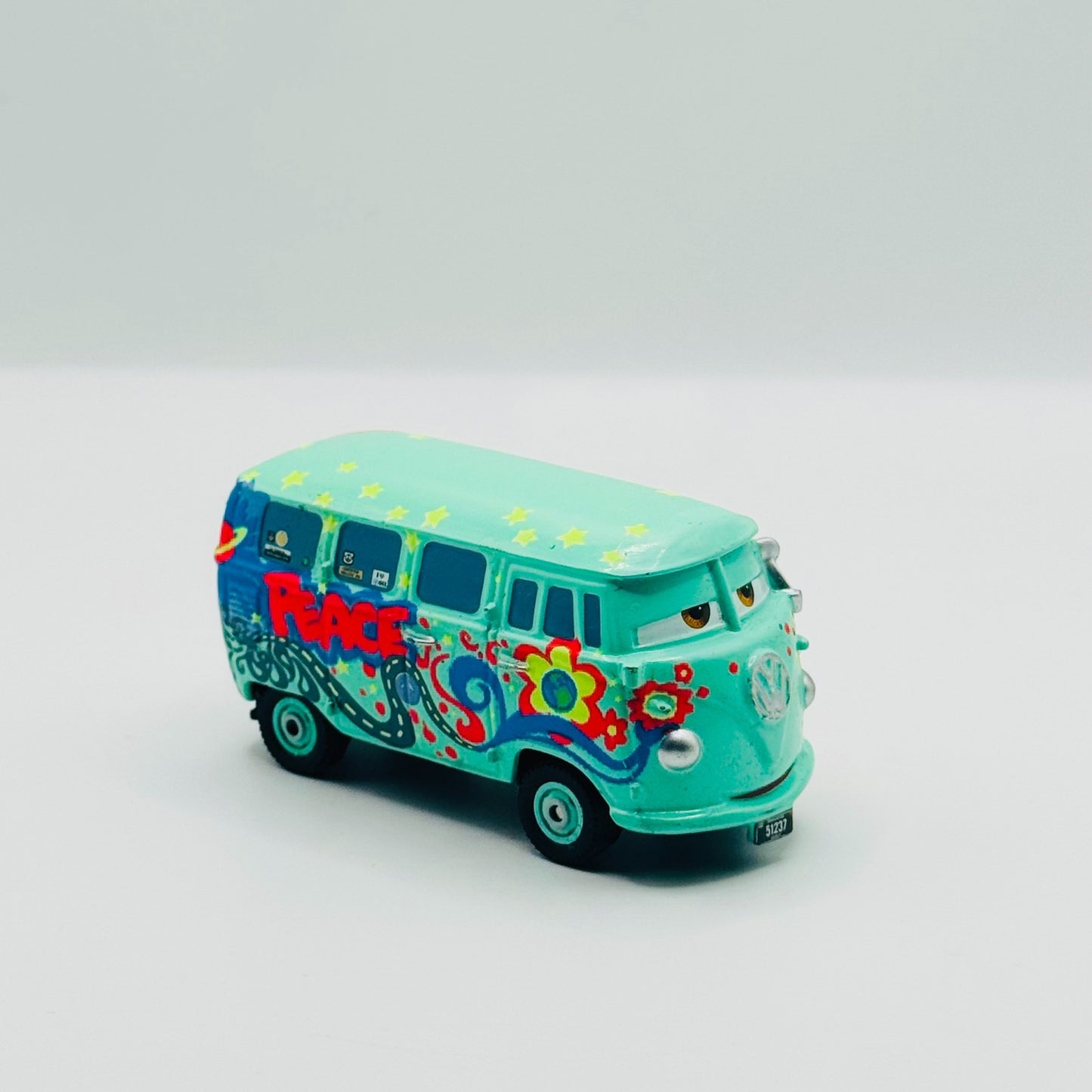 Disney Pixar Cars - PRECISION SERIES GLOW FILLMORE SET EXCLUSIVE - 1:55 Diecast
