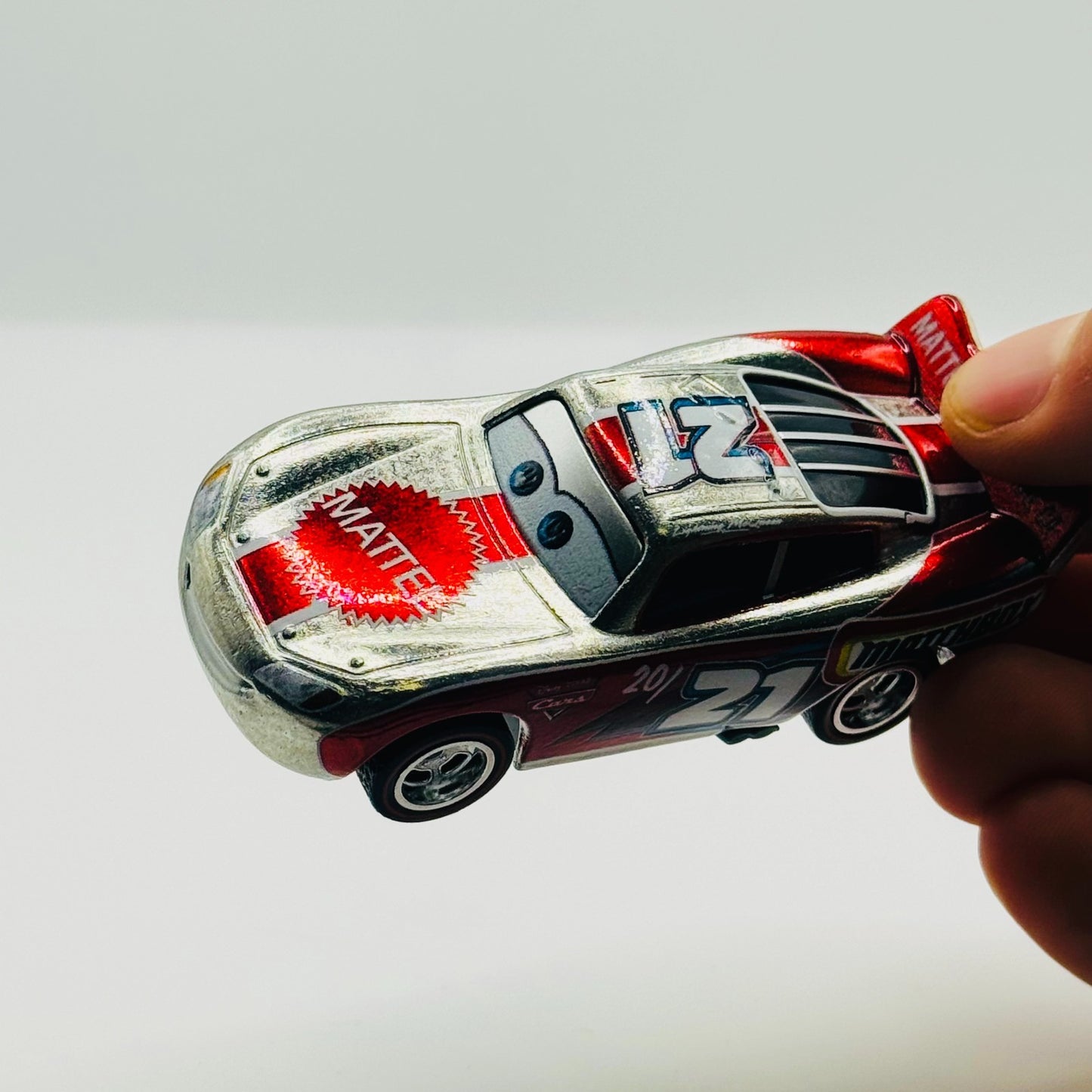 Disney Pixar Cars - MATTEL 20/21 EMPLOYEE MCQUEEN MATCHBOX - 1:55 Diecast