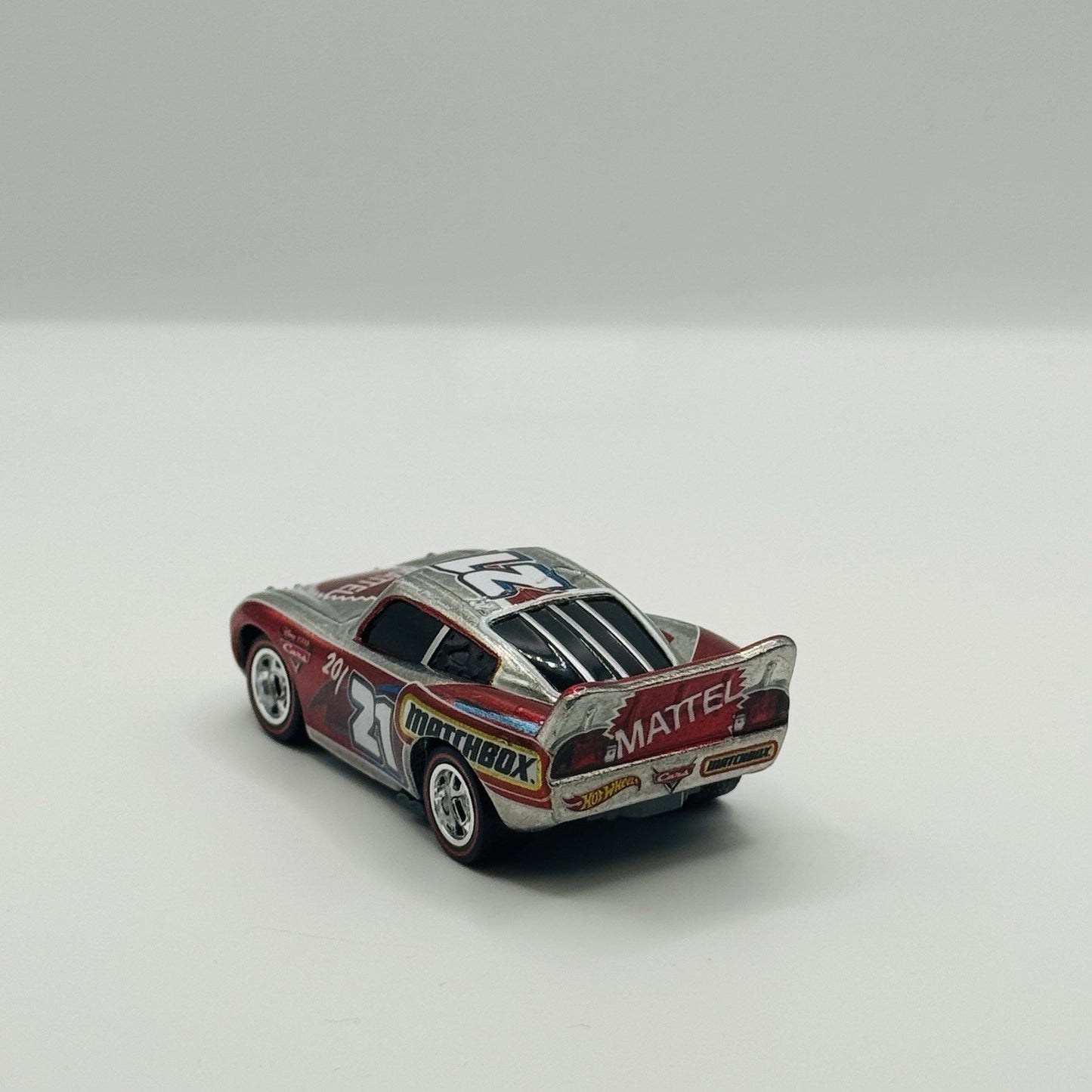 Disney Pixar Cars - MATTEL 20/21 EMPLOYEE MCQUEEN MATCHBOX - 1:55 Diecast