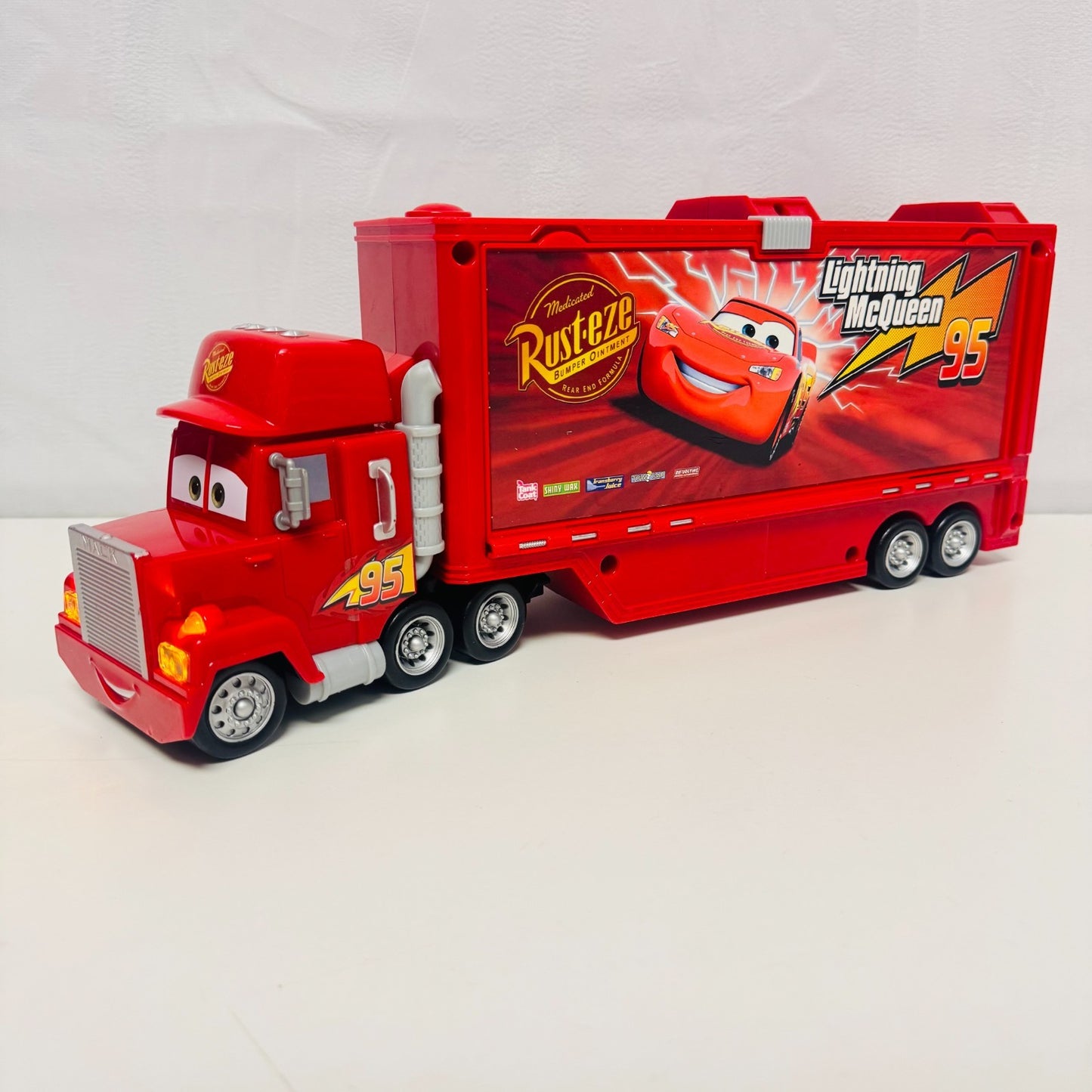 Disney Pixar Cars - TRACK TALKERS CHAT & HAUL MACK & LIGHTNING MCQUEEN Lights Up